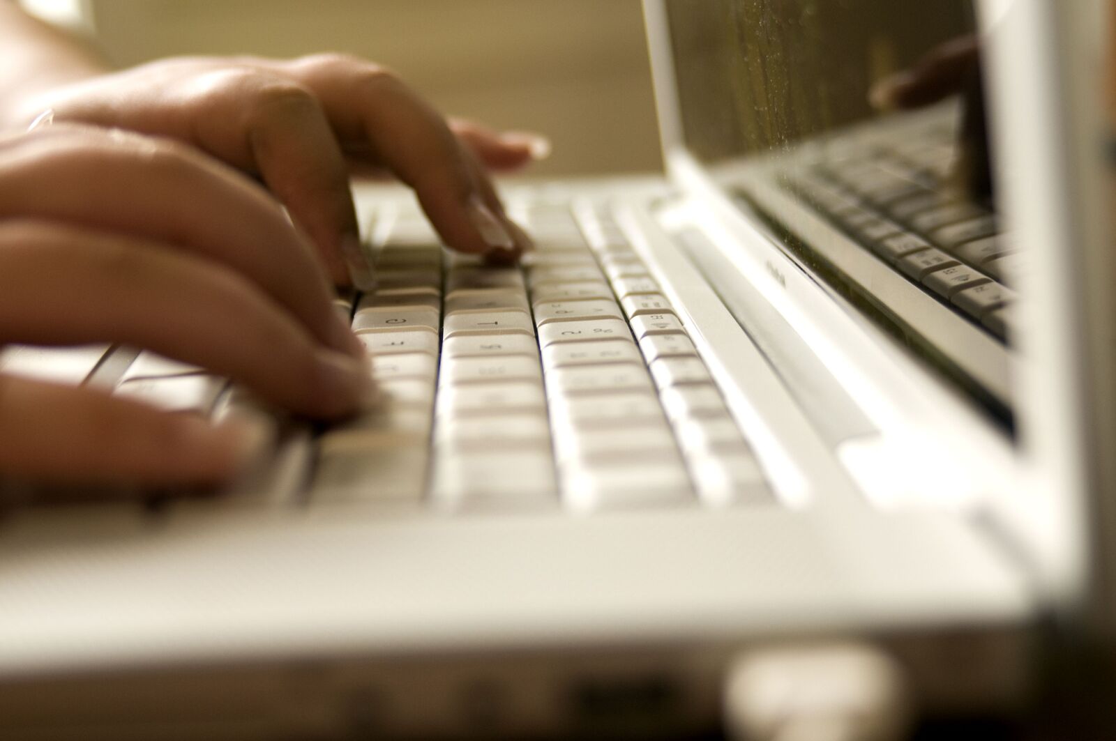 Nikon D300 sample photo. Laptop, computer, close photography
