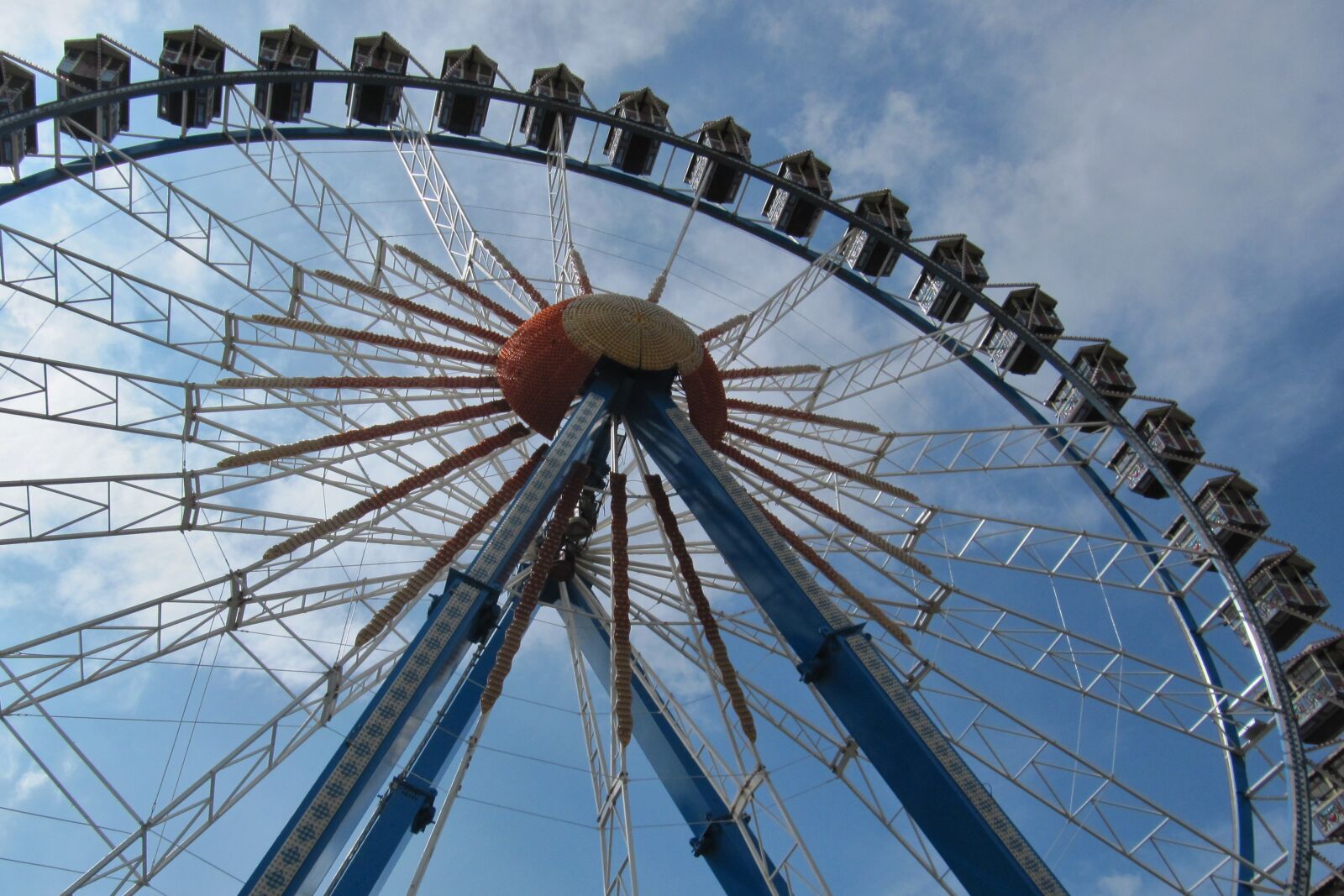 Canon PowerShot SX200 IS sample photo. Ferris wheel, sky, festival photography