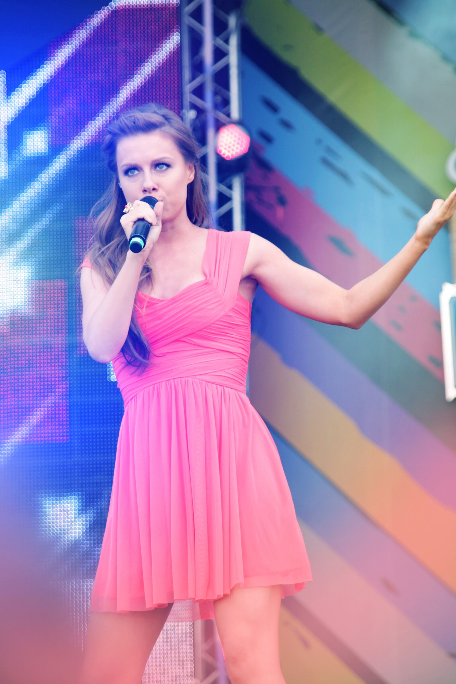 Canon EOS 500D (EOS Rebel T1i / EOS Kiss X3) sample photo. Savicheva, concert, music photography