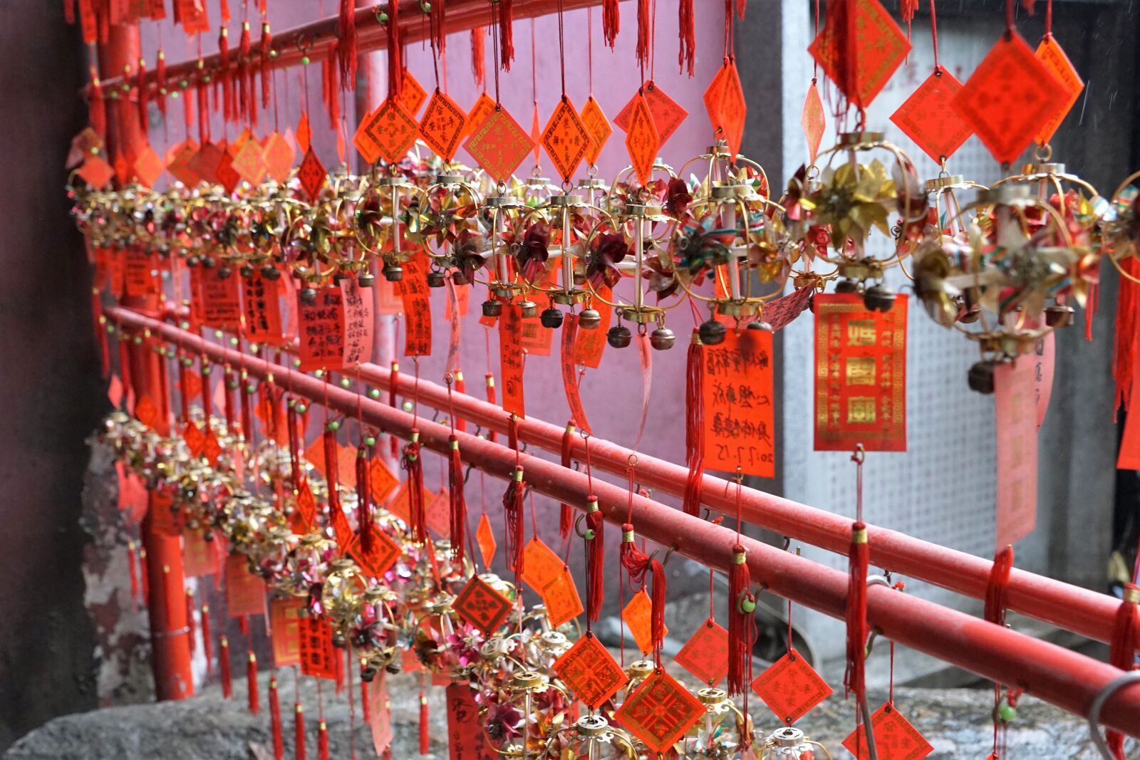 Sony ILCA-77M2 + Sony DT 16-50mm F2.8 SSM sample photo. Human, temple, travel photography