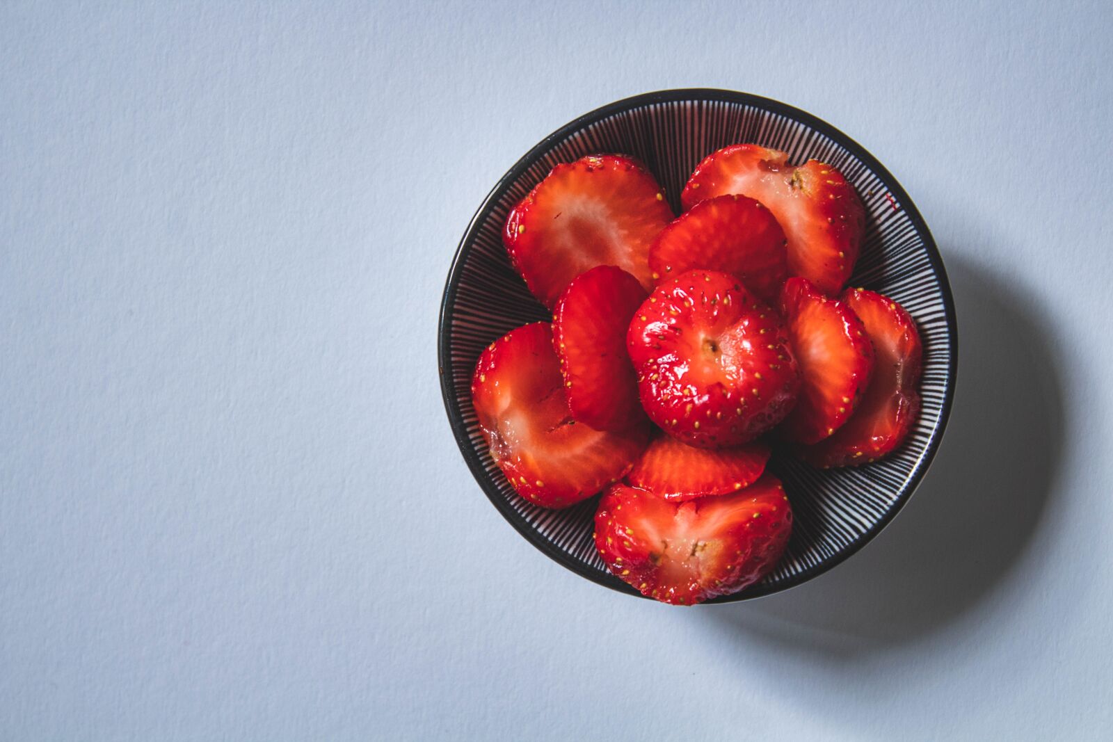 Canon EOS 1300D (EOS Rebel T6 / EOS Kiss X80) sample photo. Strawberries, minimalist, red photography
