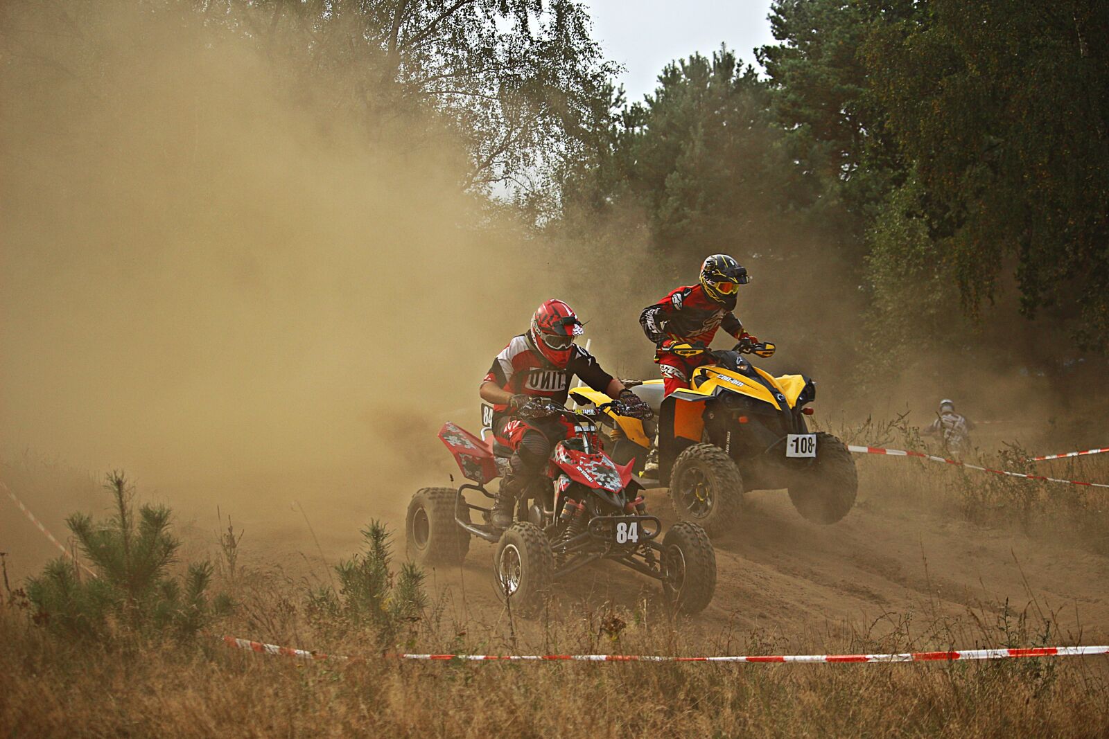 Canon EOS 100D (EOS Rebel SL1 / EOS Kiss X7) sample photo. Enduro, cross, motocross photography