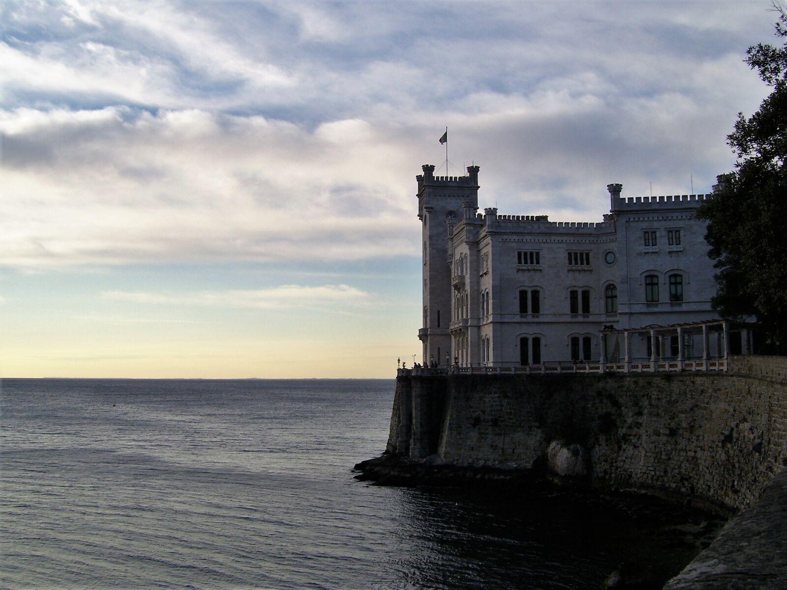 Kodak EASYSHARE C533 ZOOM DIGITAL CAMERA sample photo. Trieste, miramare castle, sea photography