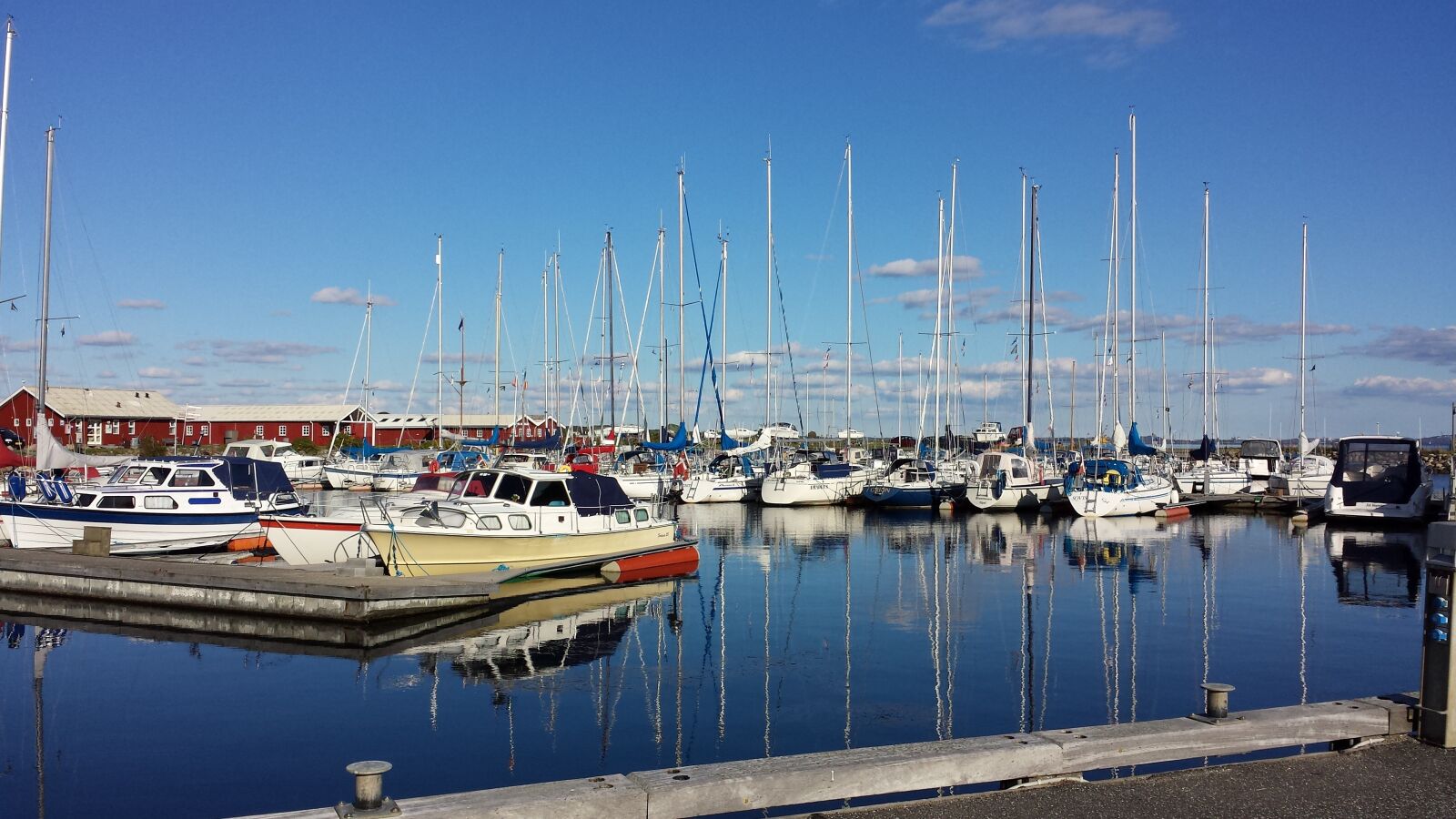 Samsung Galaxy S4 sample photo. Sailboat, port, gjøl photography