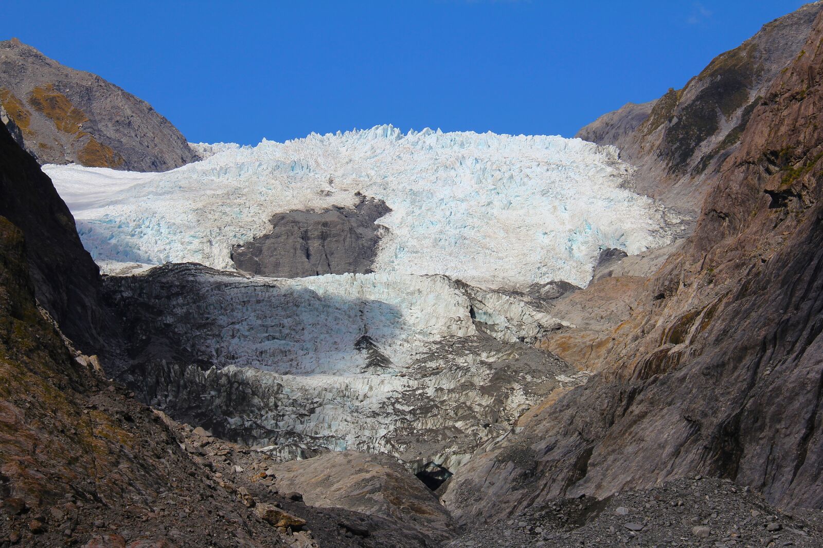 Canon EF-S 18-200mm F3.5-5.6 IS sample photo. Ice, glacier, cold photography