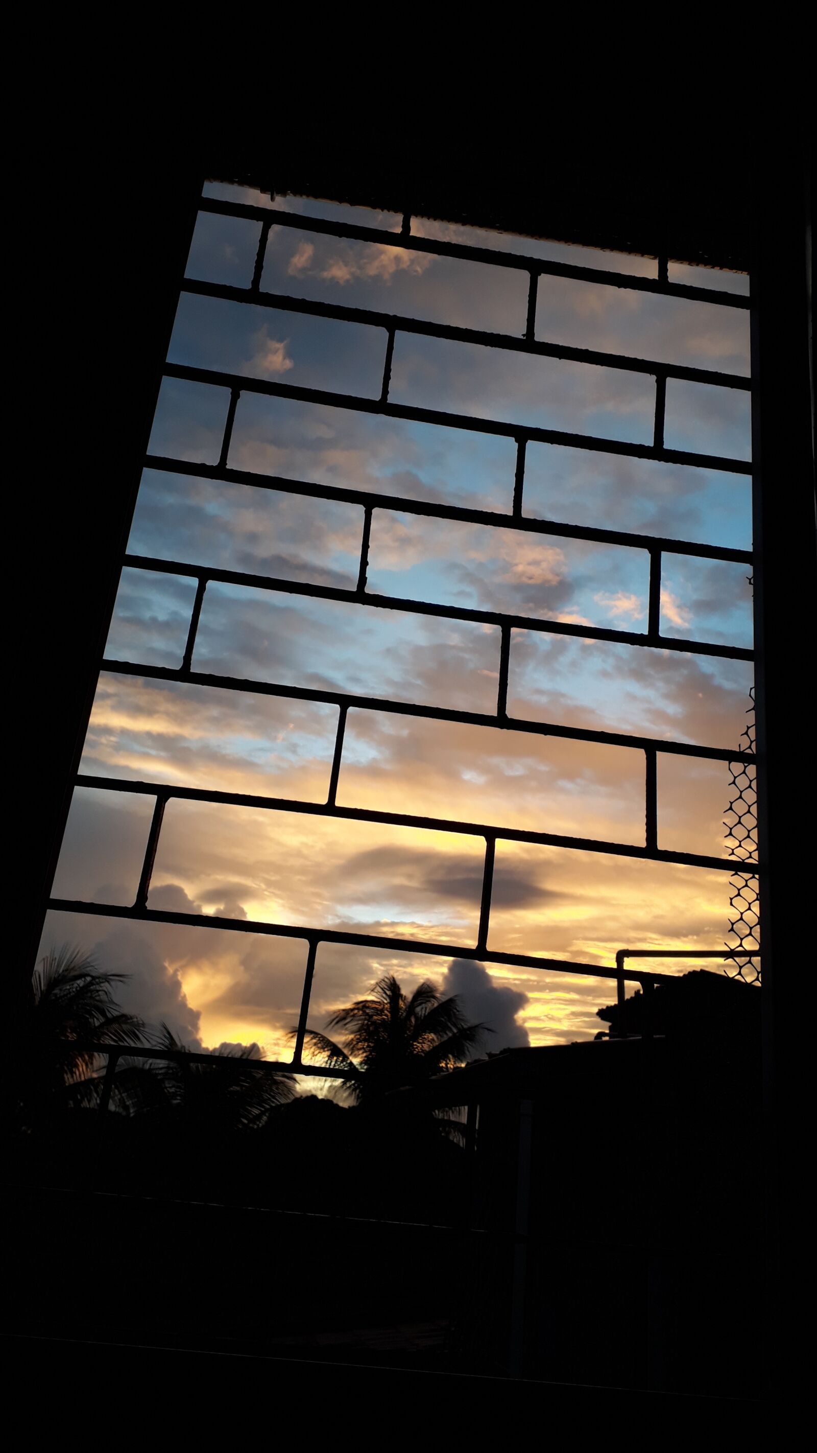 Samsung Galaxy J7 Prime sample photo. Sunrise, window, room photography