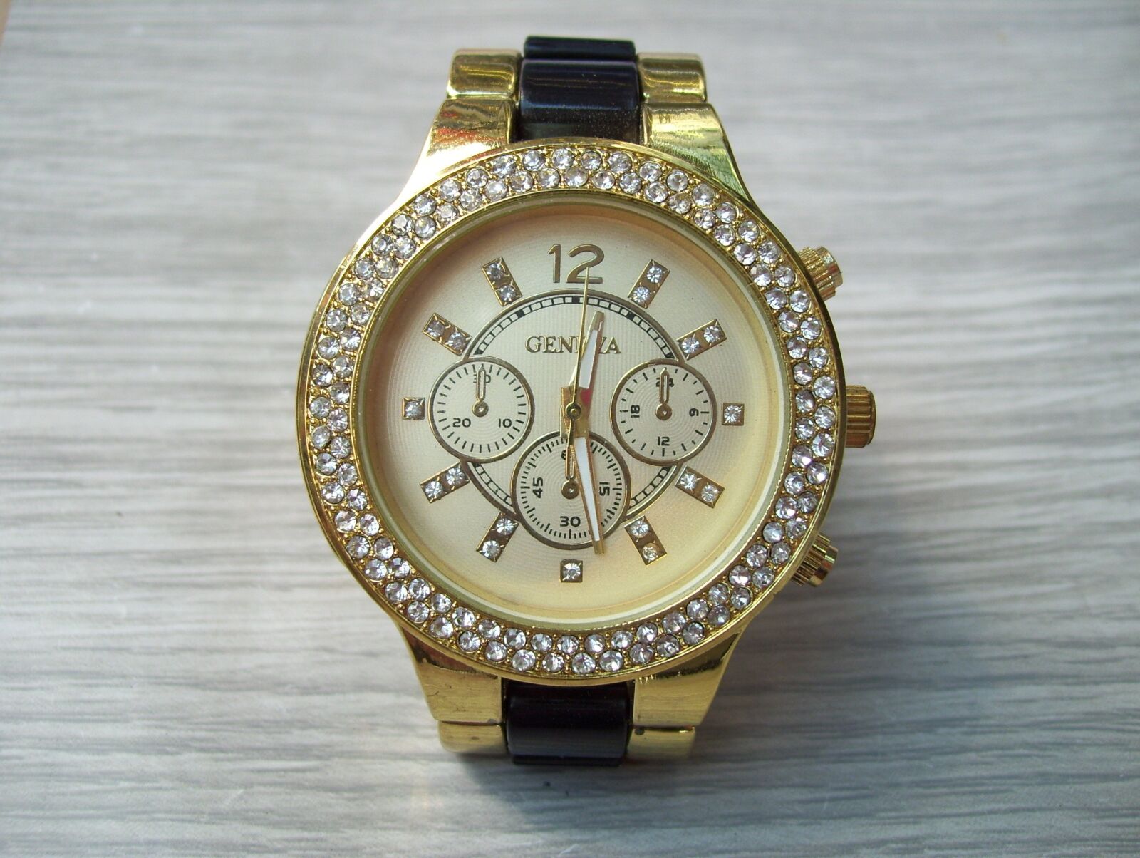 Kodak EASYSHARE C653 ZOOM DIGITAL CAMERA sample photo. Watch, time, ladies watch photography