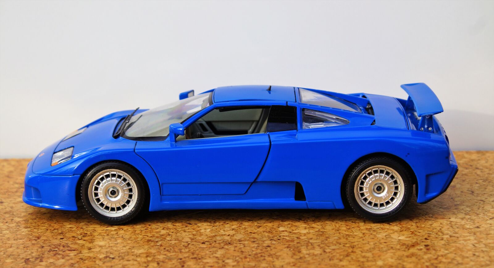 Sony DT 18-70mm F3.5-5.6 sample photo. Model car, bugatti, model photography