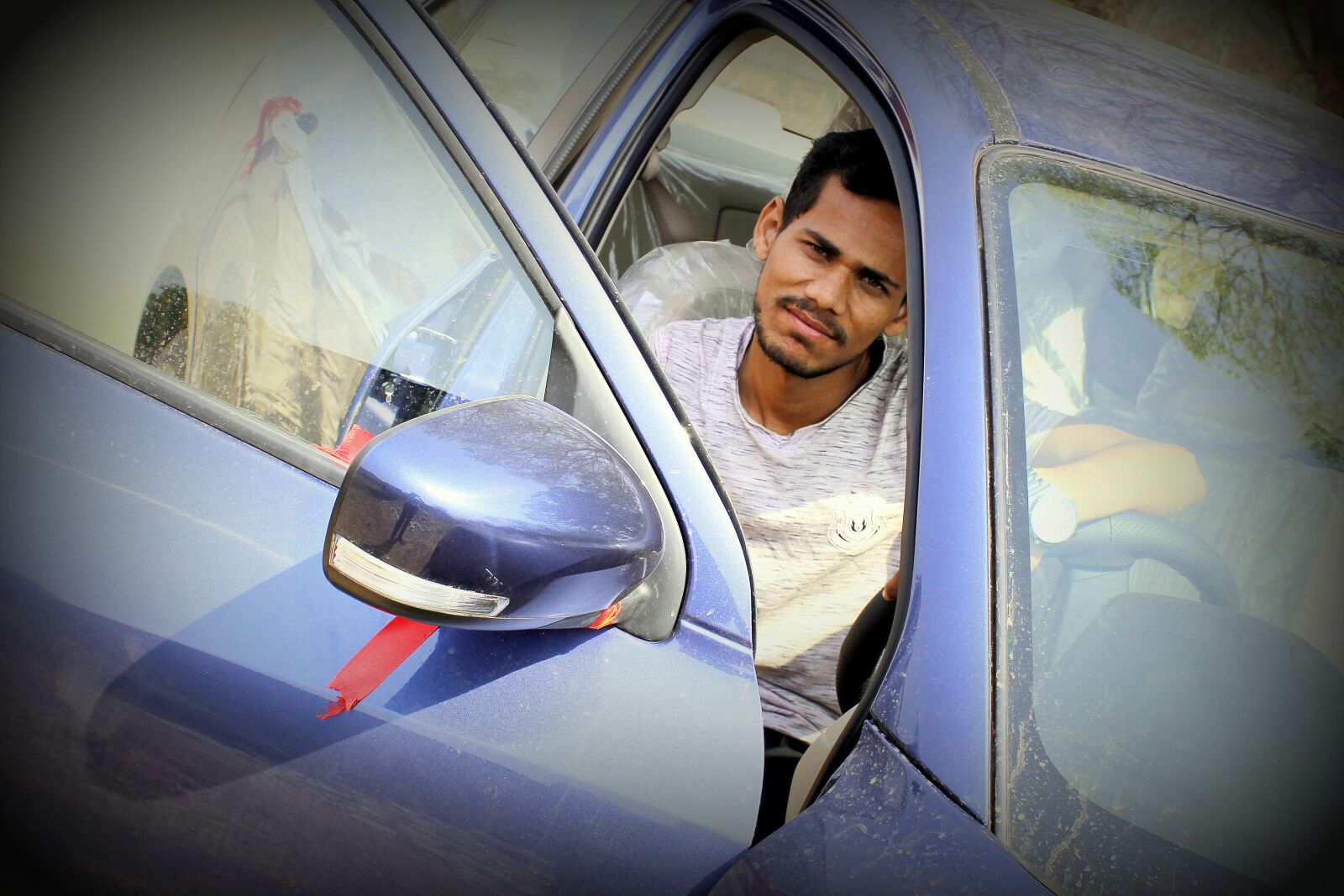 Canon EOS 1300D (EOS Rebel T6 / EOS Kiss X80) sample photo. Indian boy, car, indian photography