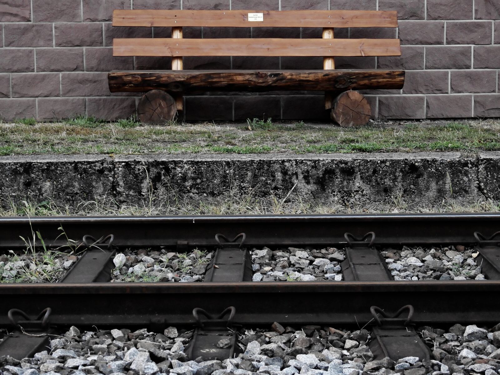 Nikon Coolpix P900 sample photo. Railway station, platform, railway photography
