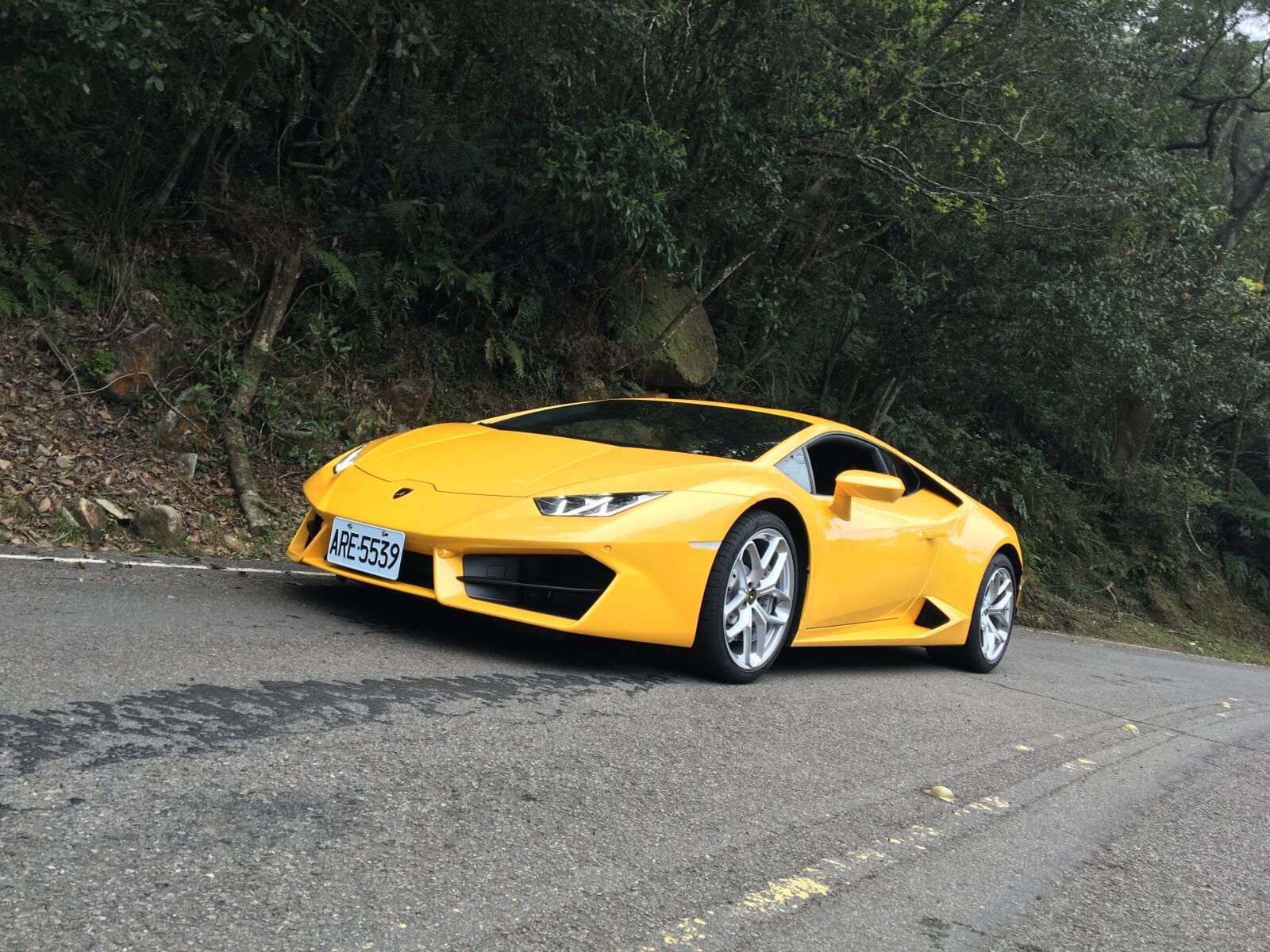 Apple iPhone 6s sample photo. Car, lamborghini, yellow photography