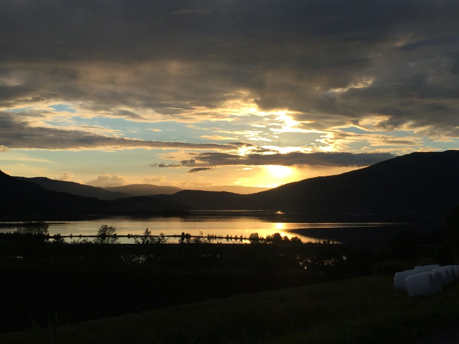 iPhone 6 Plus back camera 4.15mm f/2.2 sample photo. Norway, nature, water photography