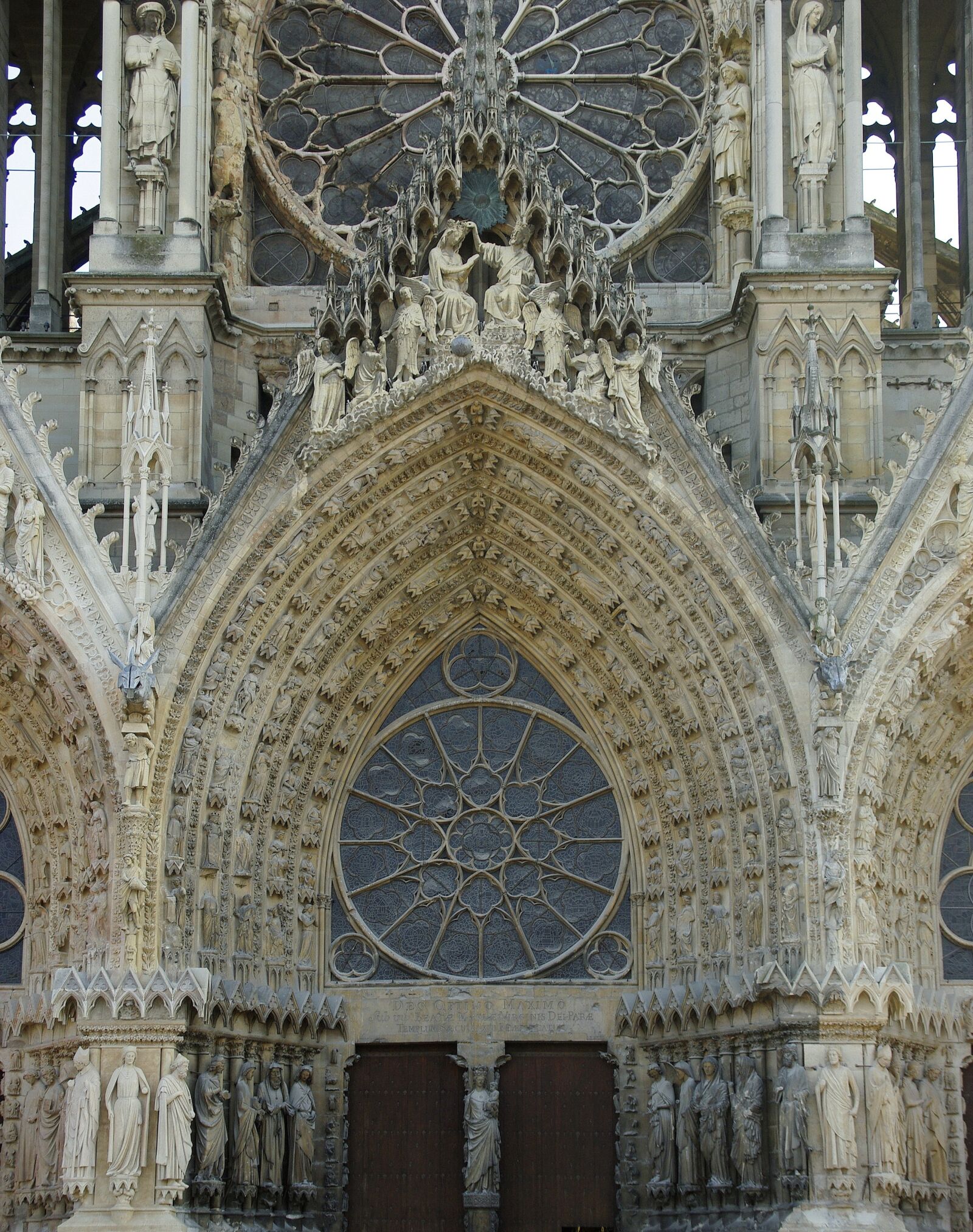 Pentax K200D sample photo. Reims, cathedral, rosette photography