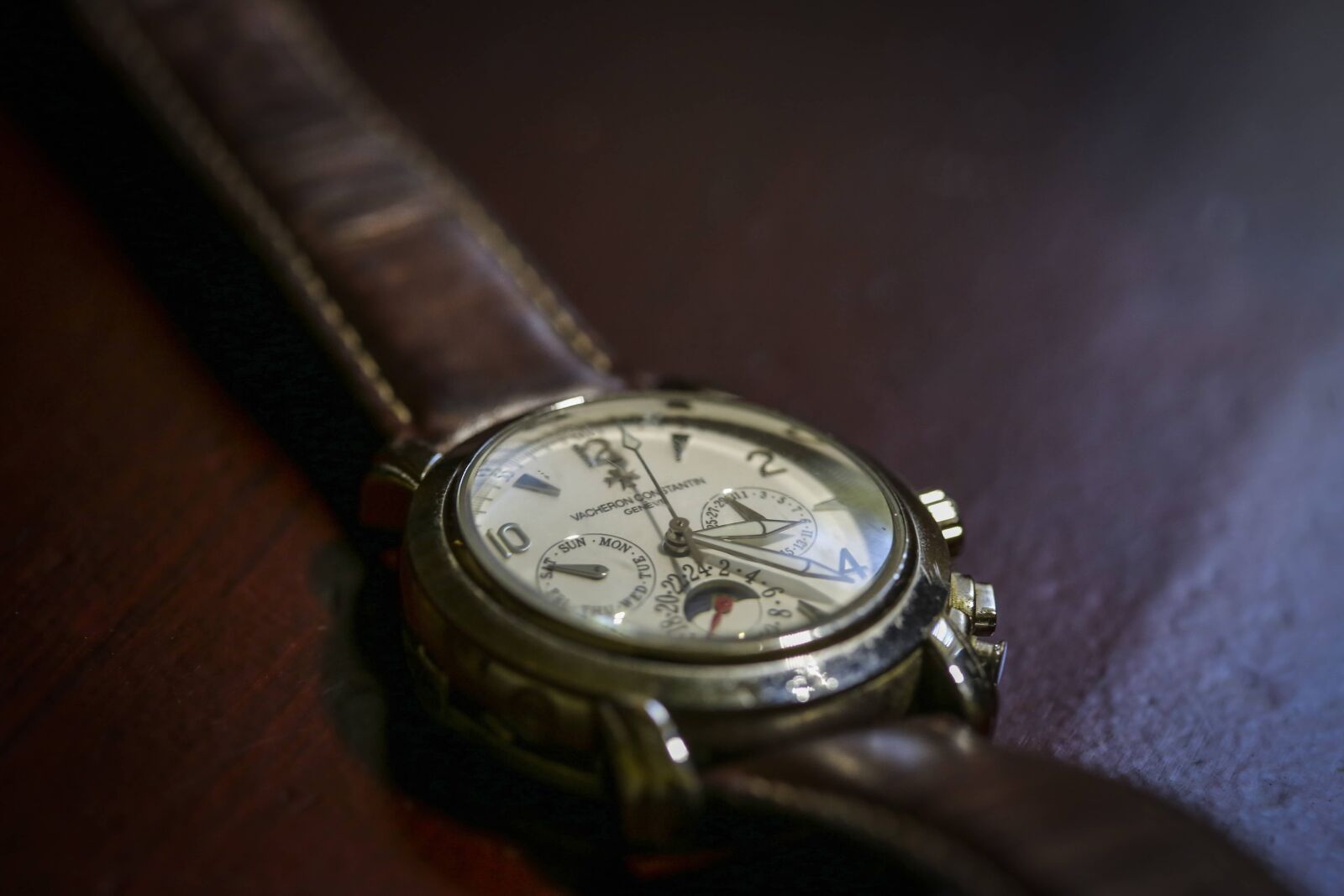 Canon EF 100mm F2.8 Macro USM sample photo. Accessory, analog clock, close-up photography
