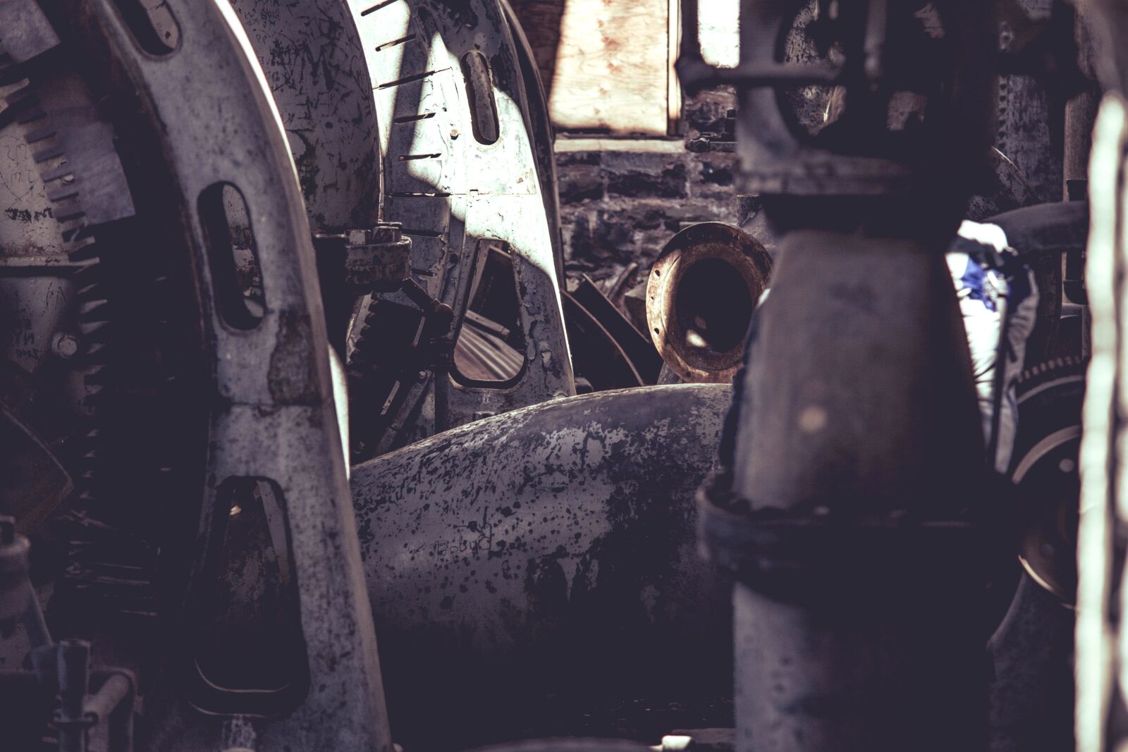 Nikon D5200 sample photo. Iron, junk, steel, rust photography