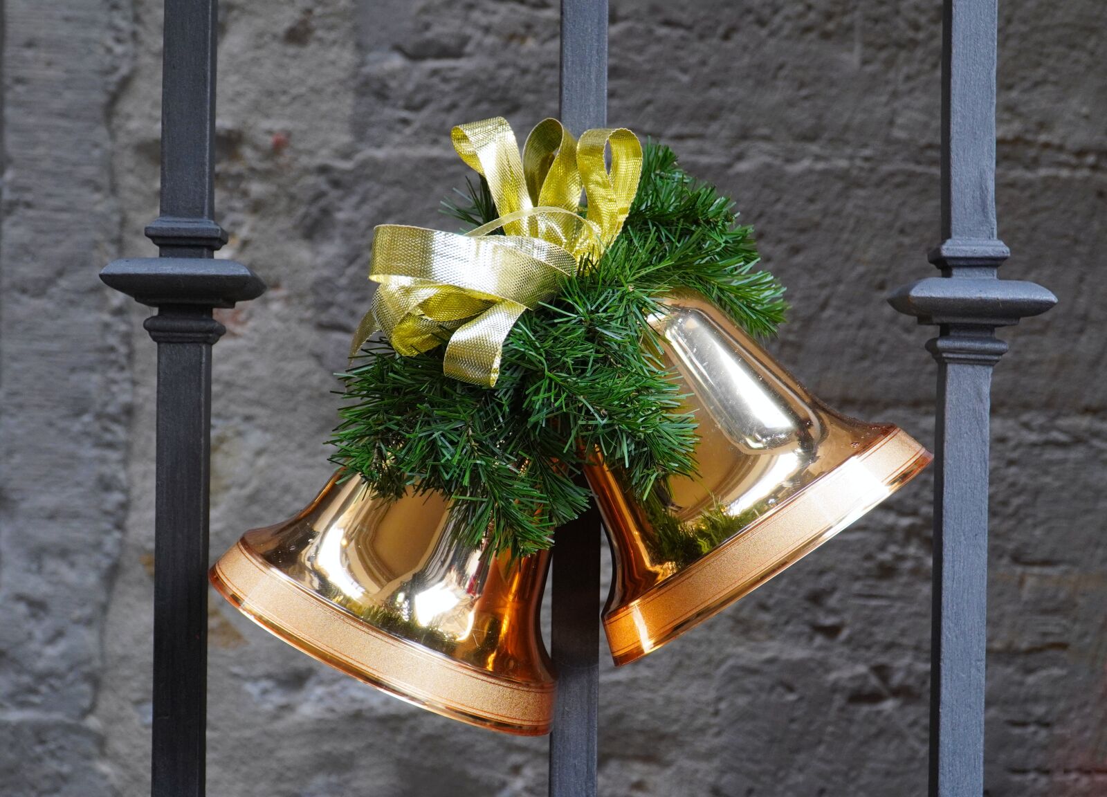 Sony E PZ 18-105mm F4 G OSS sample photo. Bells, christmas bells, christmas photography