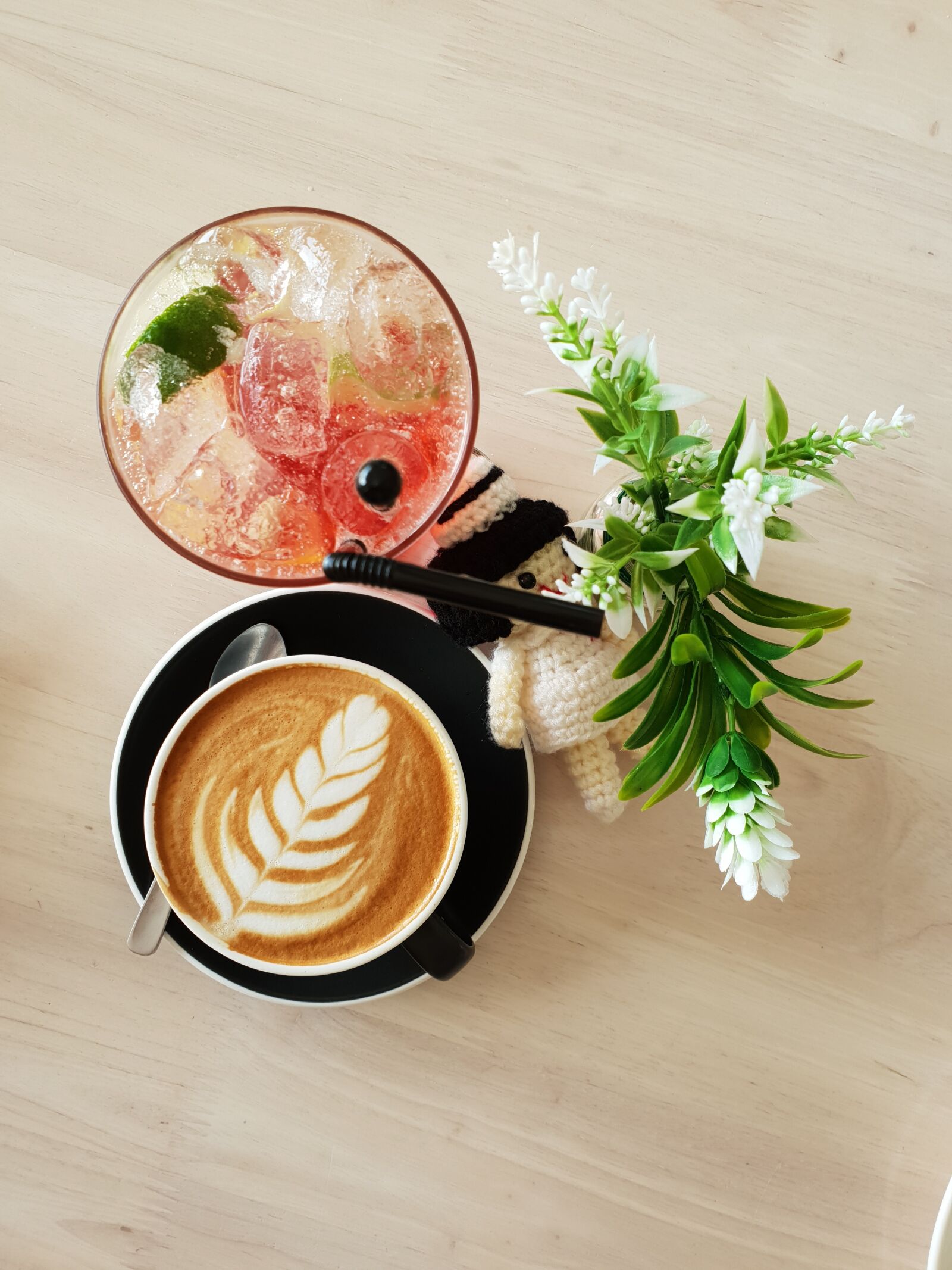 Samsung Galaxy S9 sample photo. Cafe, coffee, cafe life photography
