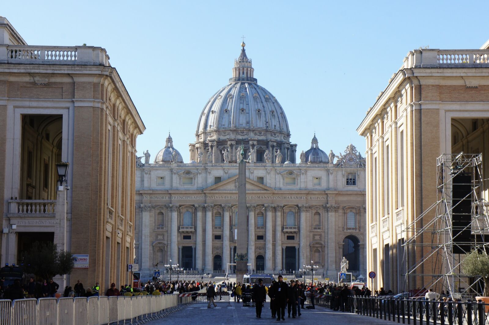 Sony Alpha NEX-3 + Sony E 18-55mm F3.5-5.6 OSS sample photo. Vatican, dome, rome photography