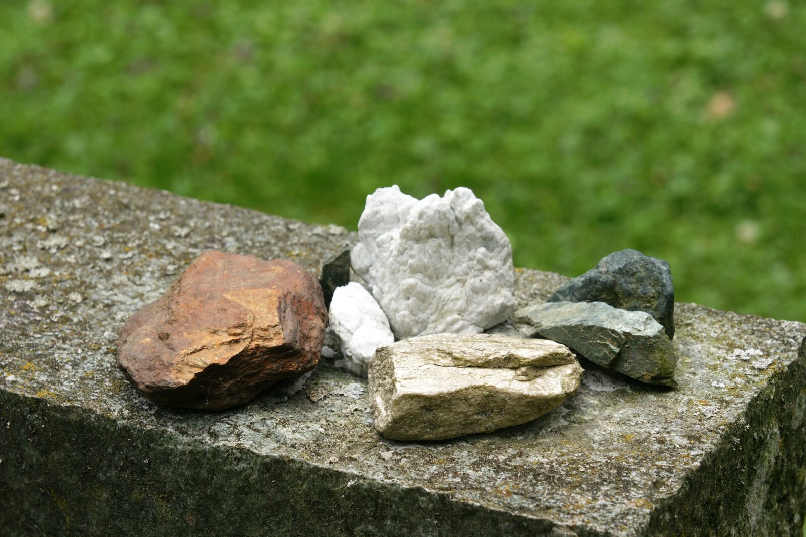 Sony Alpha DSLR-A700 sample photo. Stones, cemetery, contemplative photography