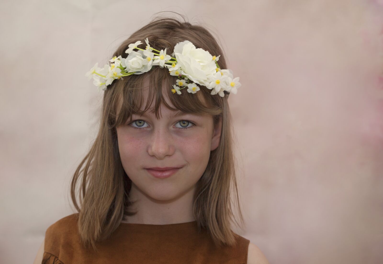 Canon EOS 5D Mark II sample photo. Girl, child, flowers photography