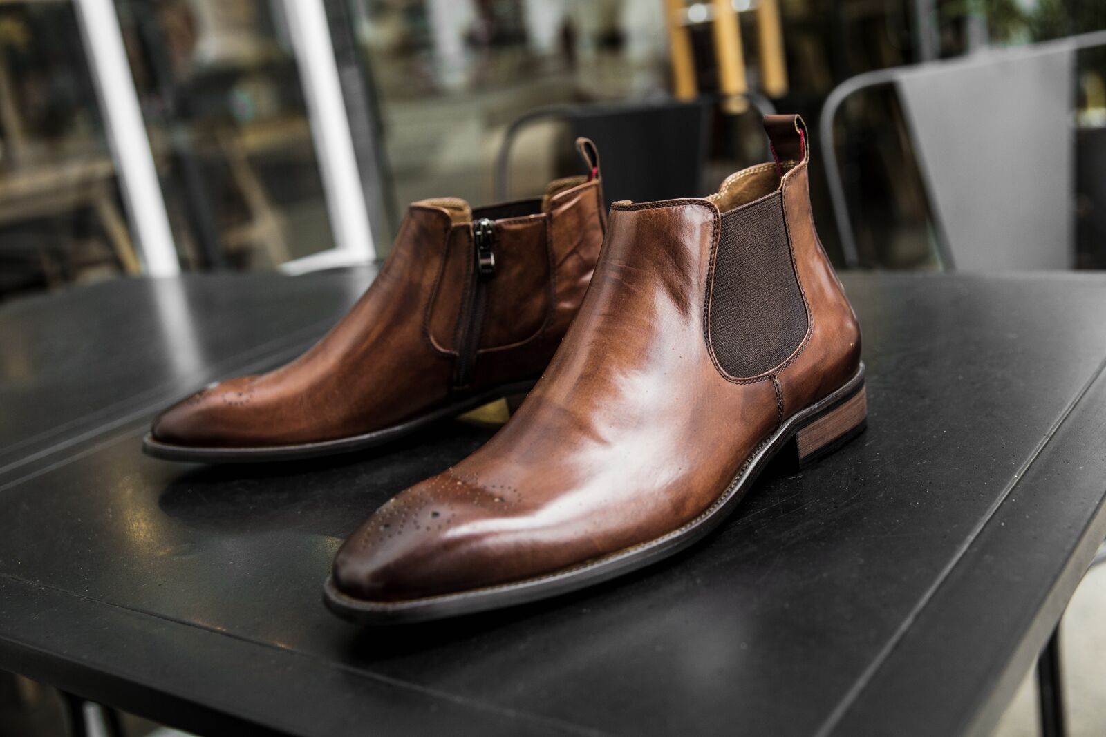 Canon EF 24-70mm F2.8L II USM sample photo. Shoes men, shoe, shine photography
