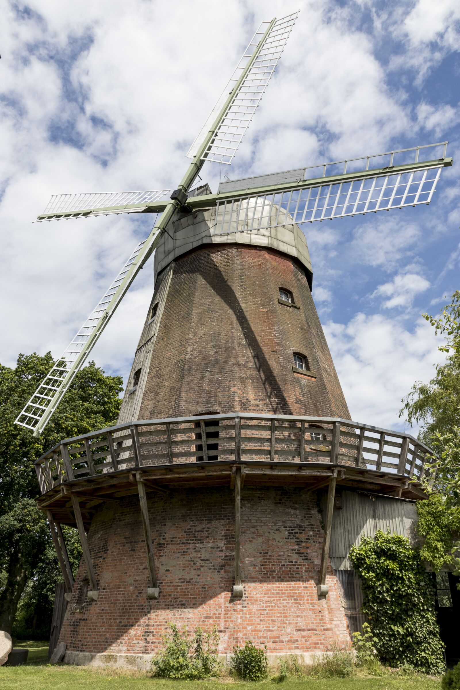 Canon EOS 80D + Canon TAMRON SP 17-50mm f/2.8 Di II VC B005 sample photo. Windmill, summer, mill photography