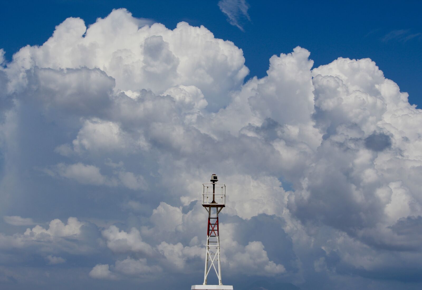 Canon EOS 1200D (EOS Rebel T5 / EOS Kiss X70 / EOS Hi) sample photo. Forward, cumulus, sky photography