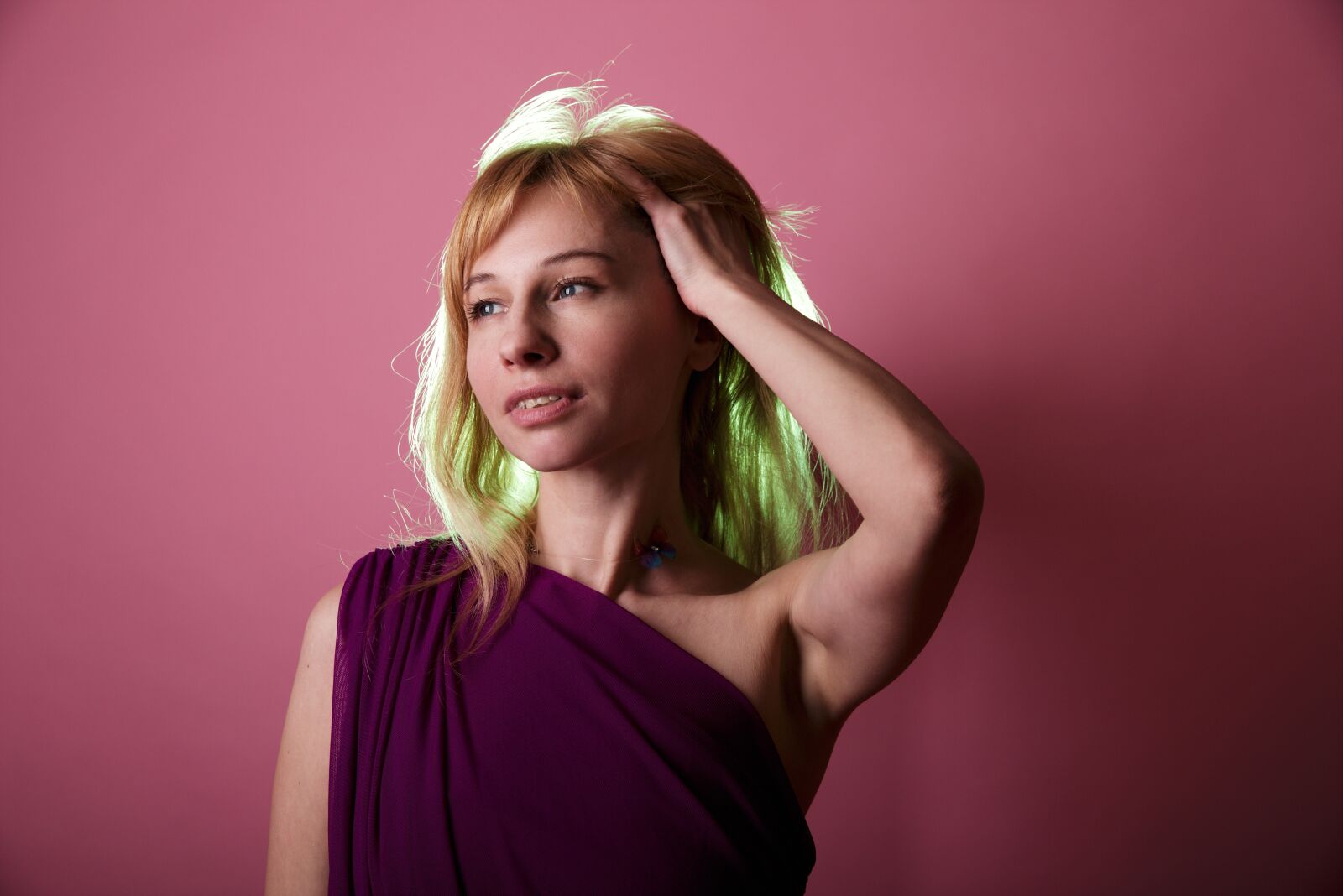 Canon EF 24-70mm F2.8L II USM sample photo. Girl, light, green hair photography