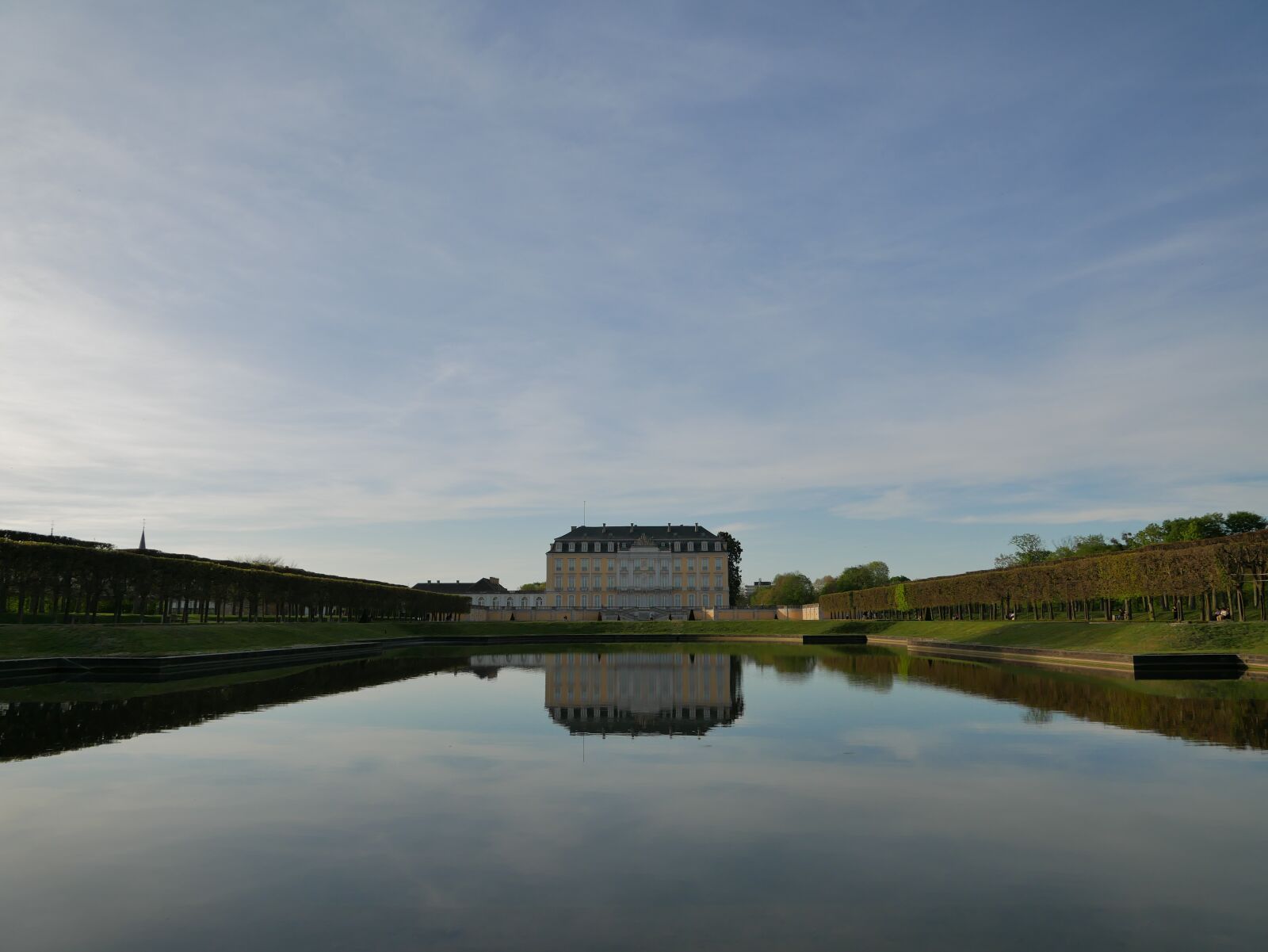 Panasonic DMC-G81 sample photo. Castle, water, mirroring photography