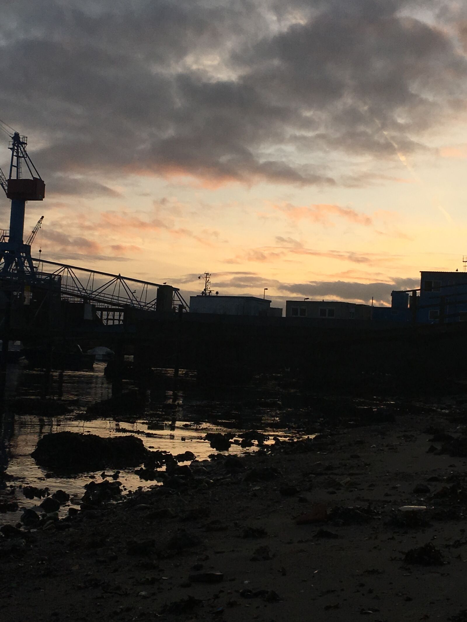 iPhone 6s back camera 4.15mm f/2.2 sample photo. Beach, evening, evening, sun photography