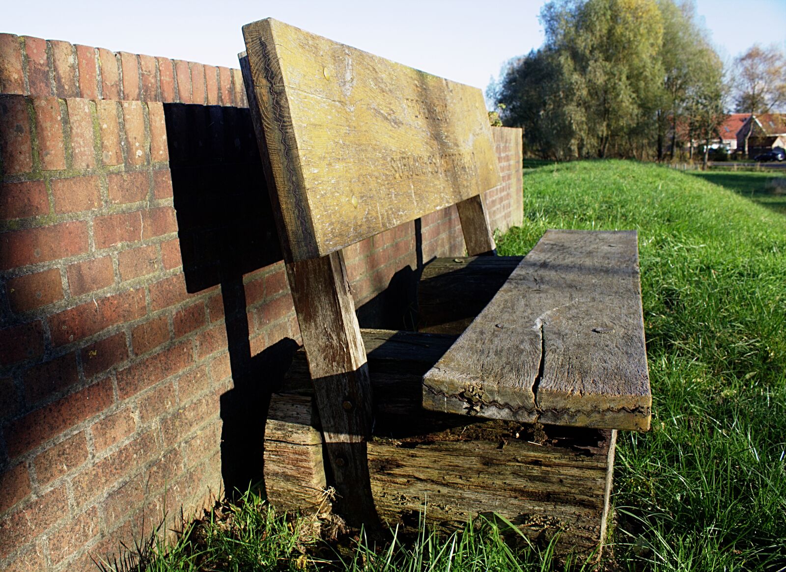 Canon EOS 600D (Rebel EOS T3i / EOS Kiss X5) sample photo. Bench, wooden, outdoor photography