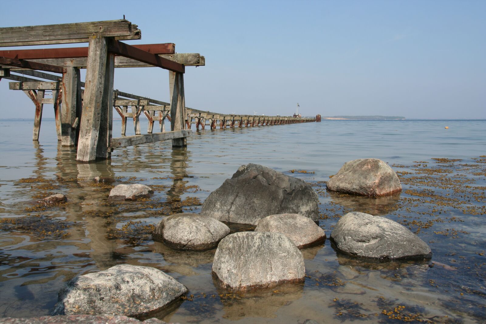 Canon EOS 350D (EOS Digital Rebel XT / EOS Kiss Digital N) sample photo. Sea, rock, bay photography