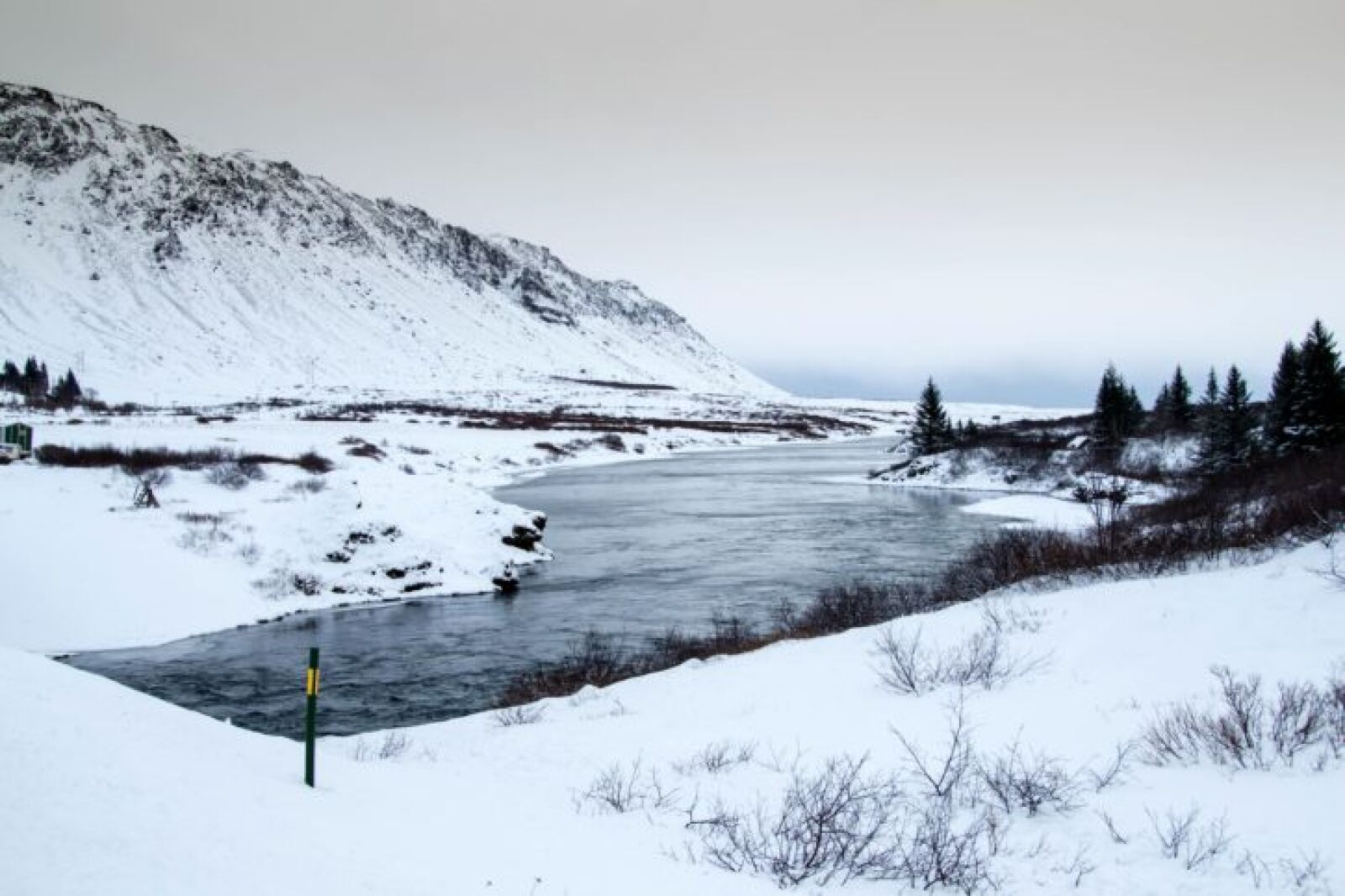 Canon EOS 700D (EOS Rebel T5i / EOS Kiss X7i) + Canon EF 24-105mm F4L IS USM sample photo. Lake, winter, mountain, river photography