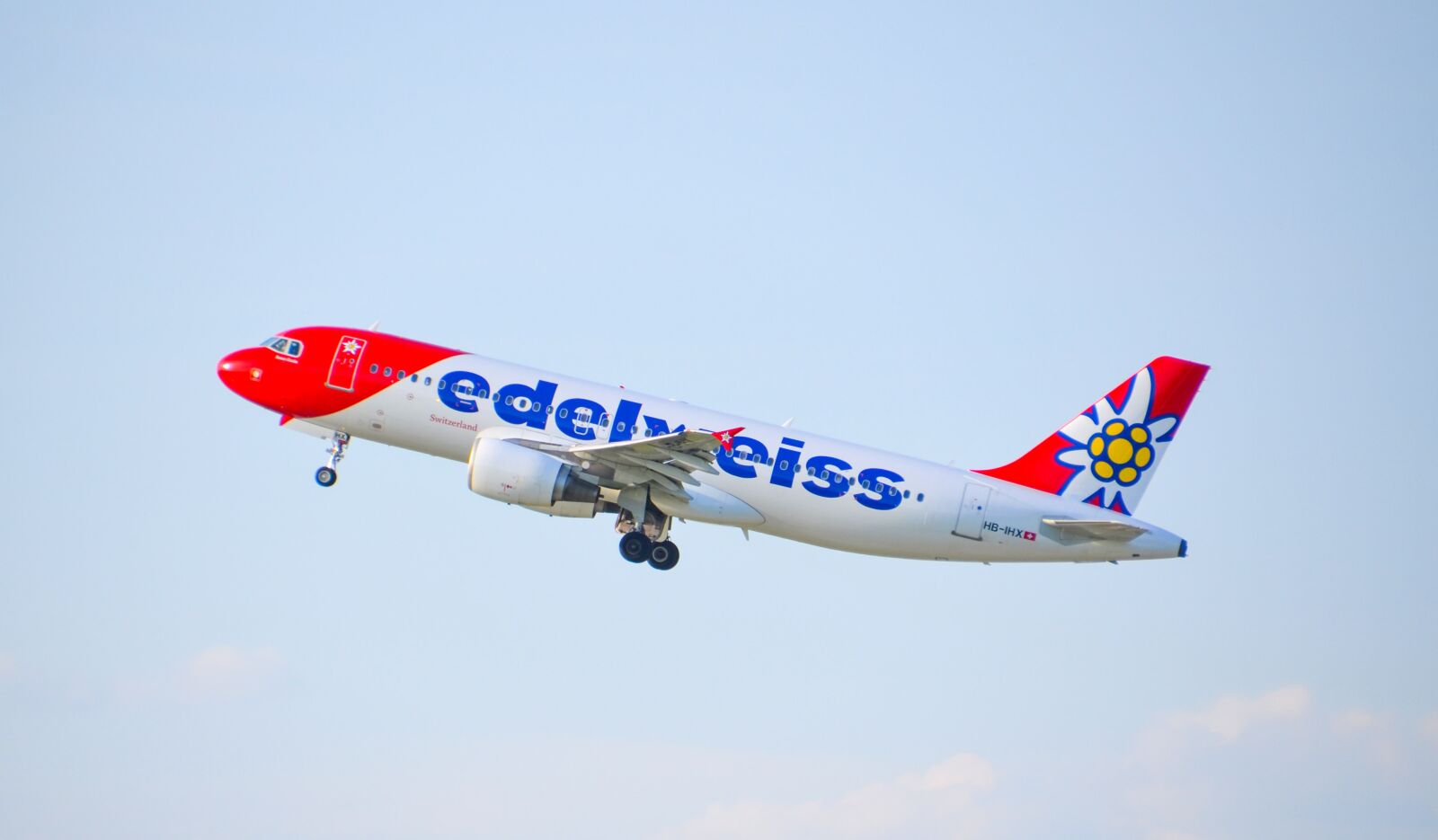 Nikon D7000 sample photo. Aircraft, jet, edelweiss photography