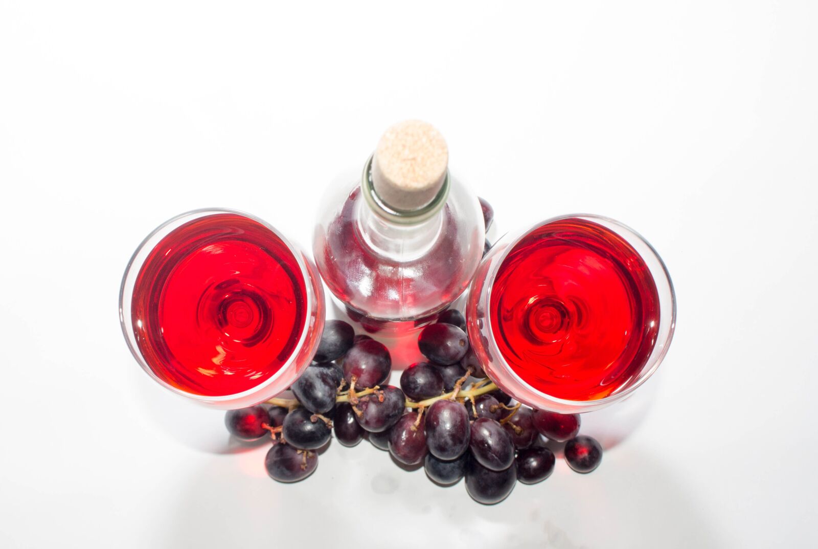Canon EOS 700D (EOS Rebel T5i / EOS Kiss X7i) sample photo. Glass, bottle, desktop photography