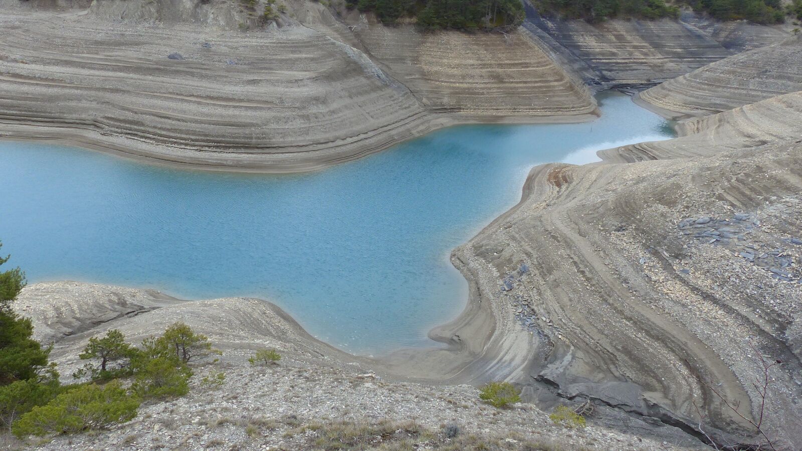Panasonic Lumix DMC-FZ200 sample photo. Landscape, lake, contour line photography