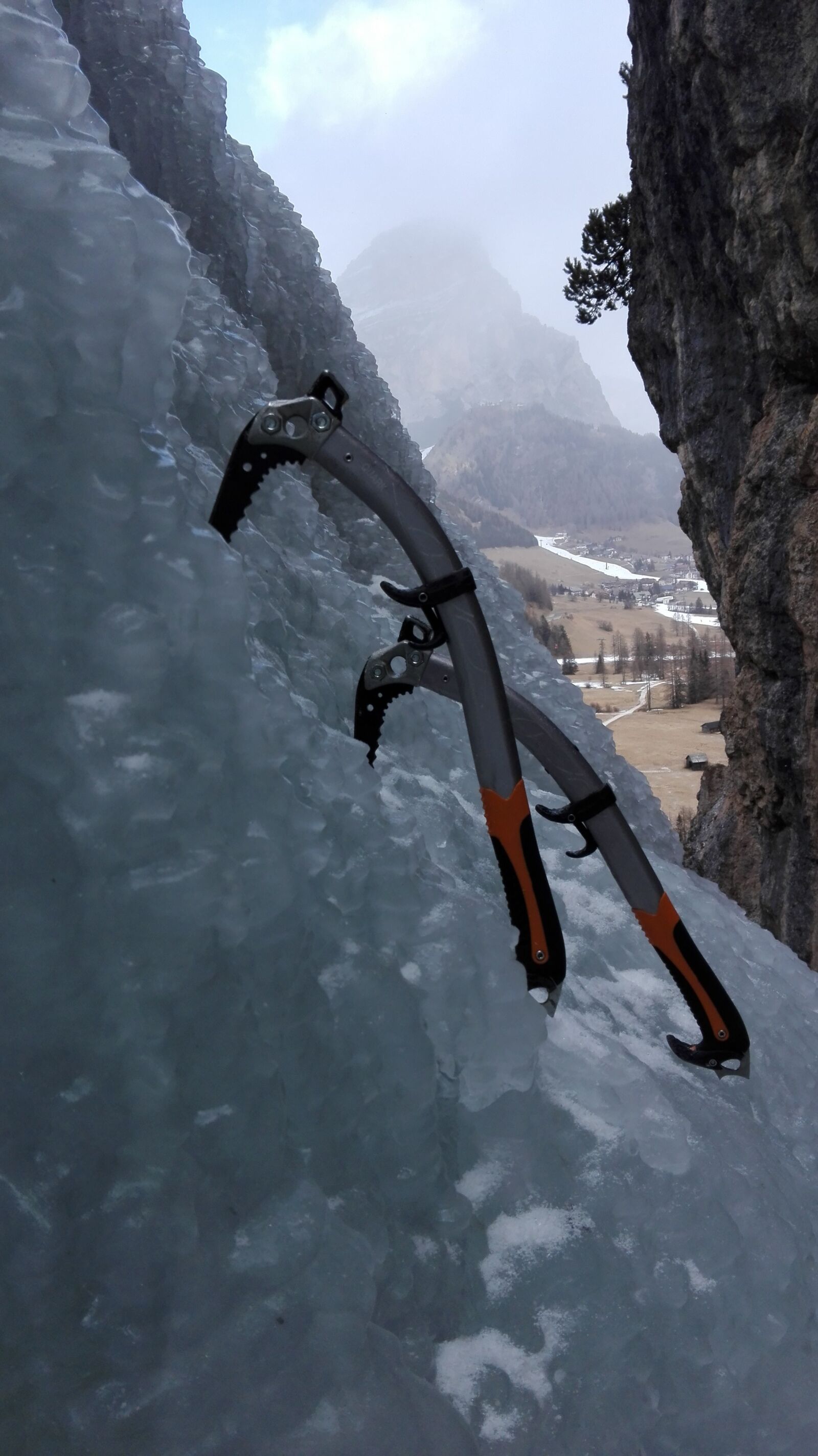 HUAWEI P8 Lite sample photo. Ice climbing, dolomites, winter photography