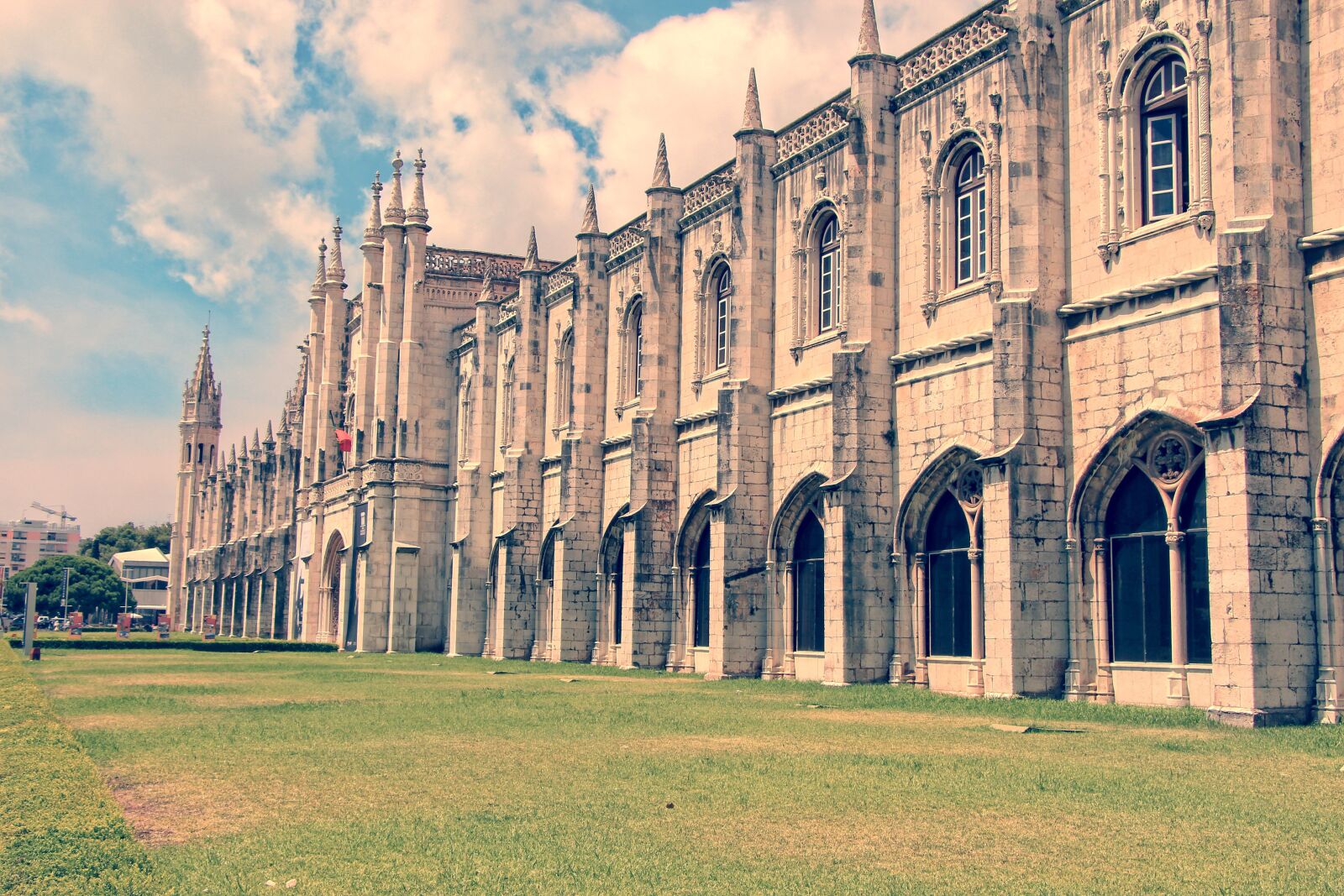 Canon EOS 650D (EOS Rebel T4i / EOS Kiss X6i) sample photo. Lisbon, cathedral, facade photography