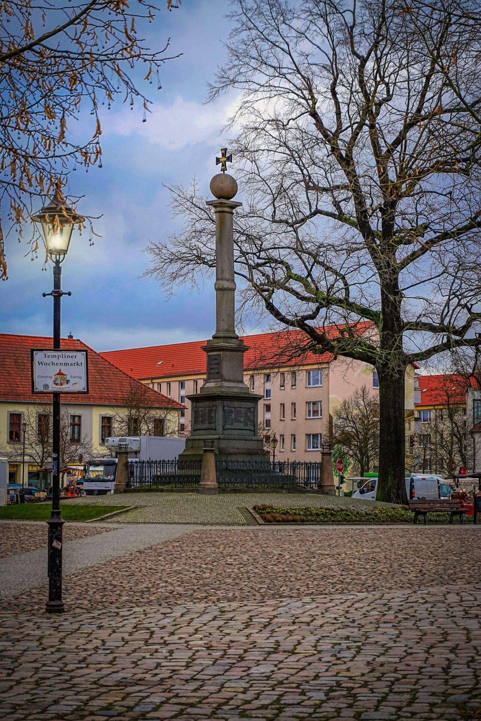 Sony a6000 sample photo. Monument, templin, marketplace photography