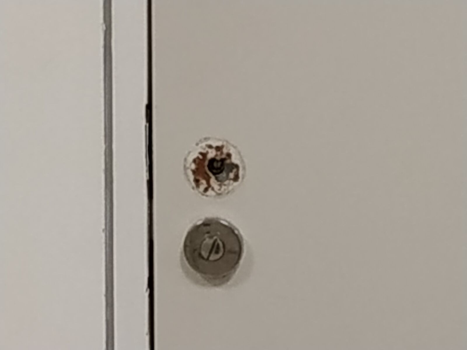 Xiaomi Redmi Note 5 sample photo. Door, dangerous, pcd photography