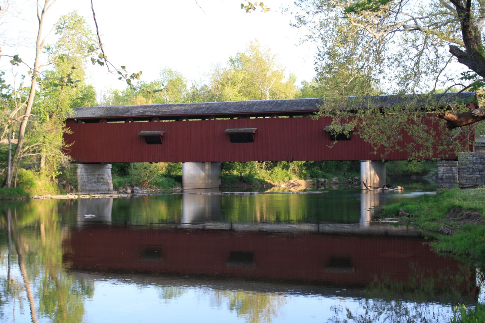 Canon EOS 1000D (EOS Digital Rebel XS / EOS Kiss F) sample photo. Bridge, reflection, outdoors photography