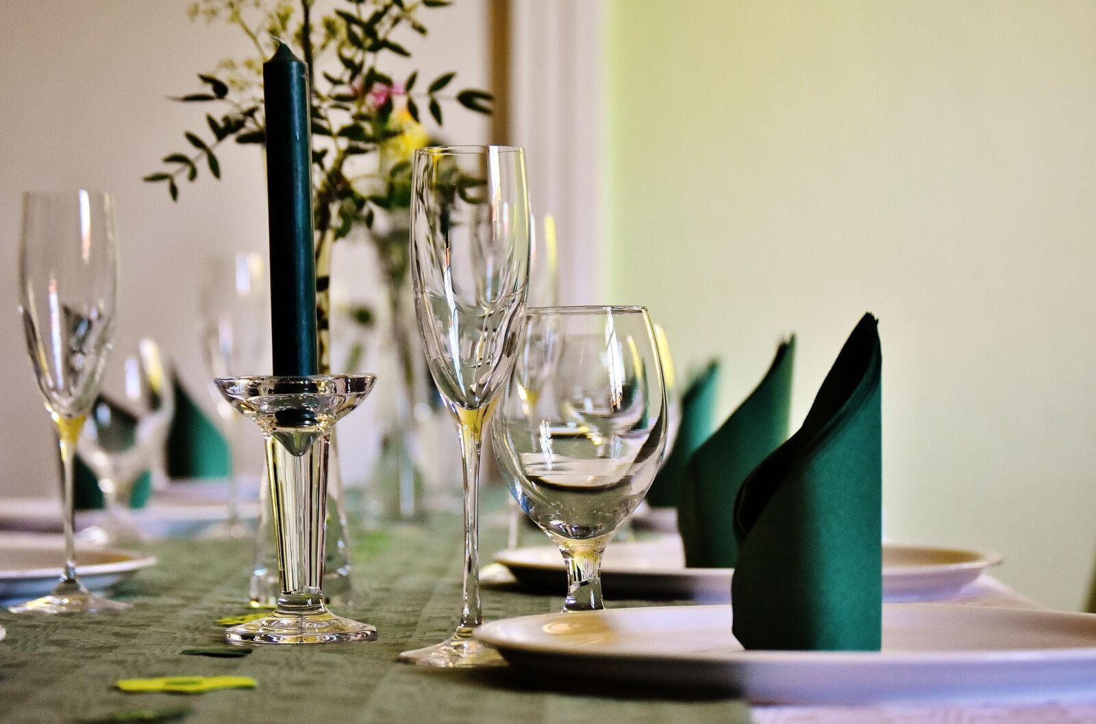 Nikon D7200 sample photo. Gedeckter table, board, tableware photography