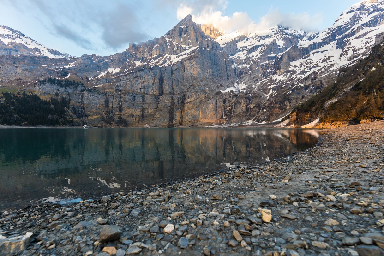 Canon EF 16-35mm F4L IS USM sample photo. Background, beautiful, beauty photography