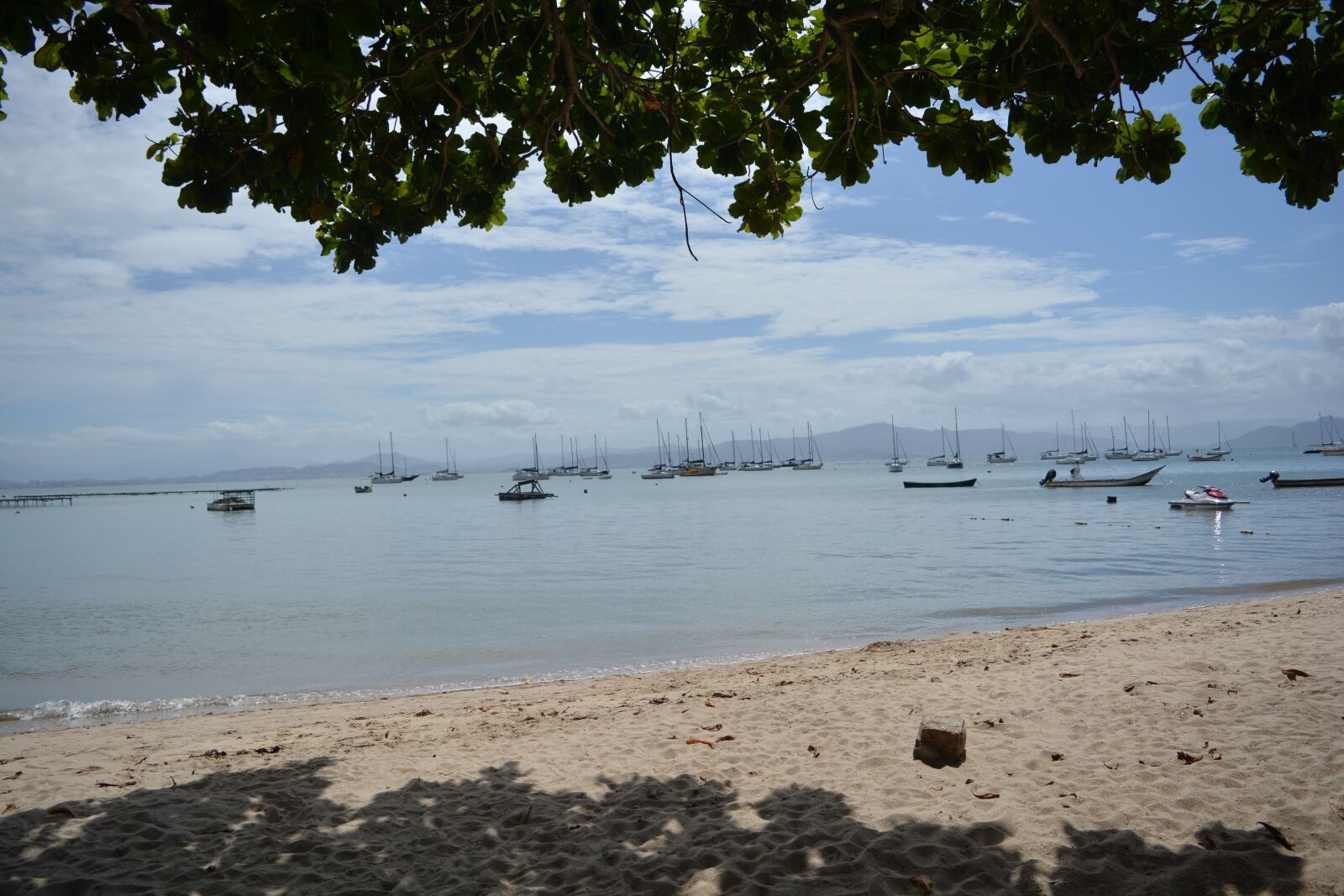 Nikon D5200 sample photo. Beach, boats, florianópolis photography
