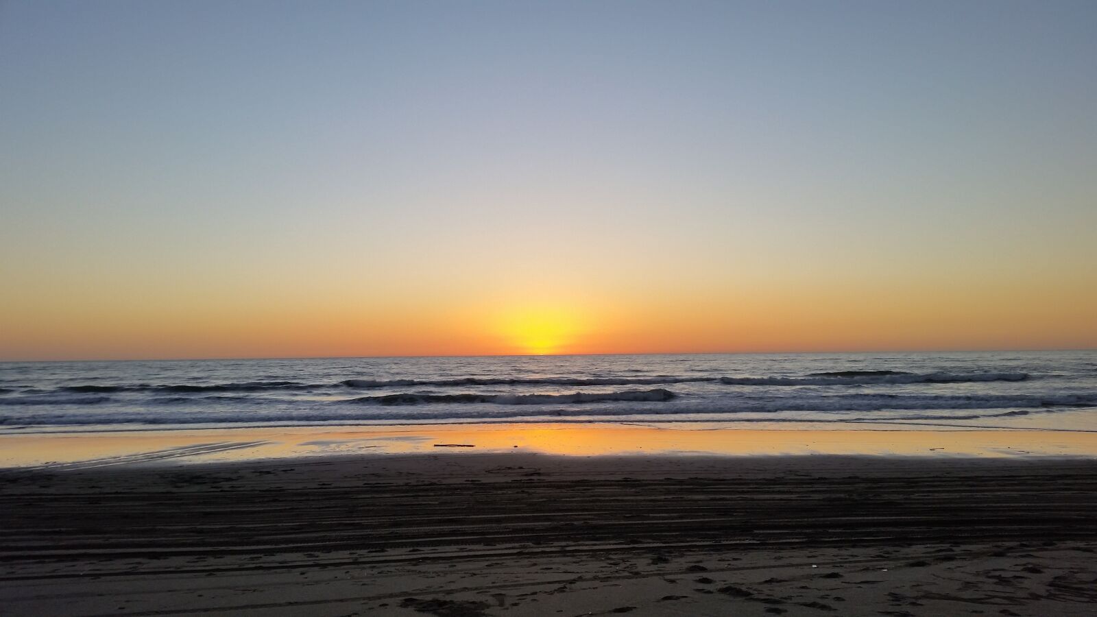 Samsung Galaxy S5 sample photo. Beach, sand, sunset photography