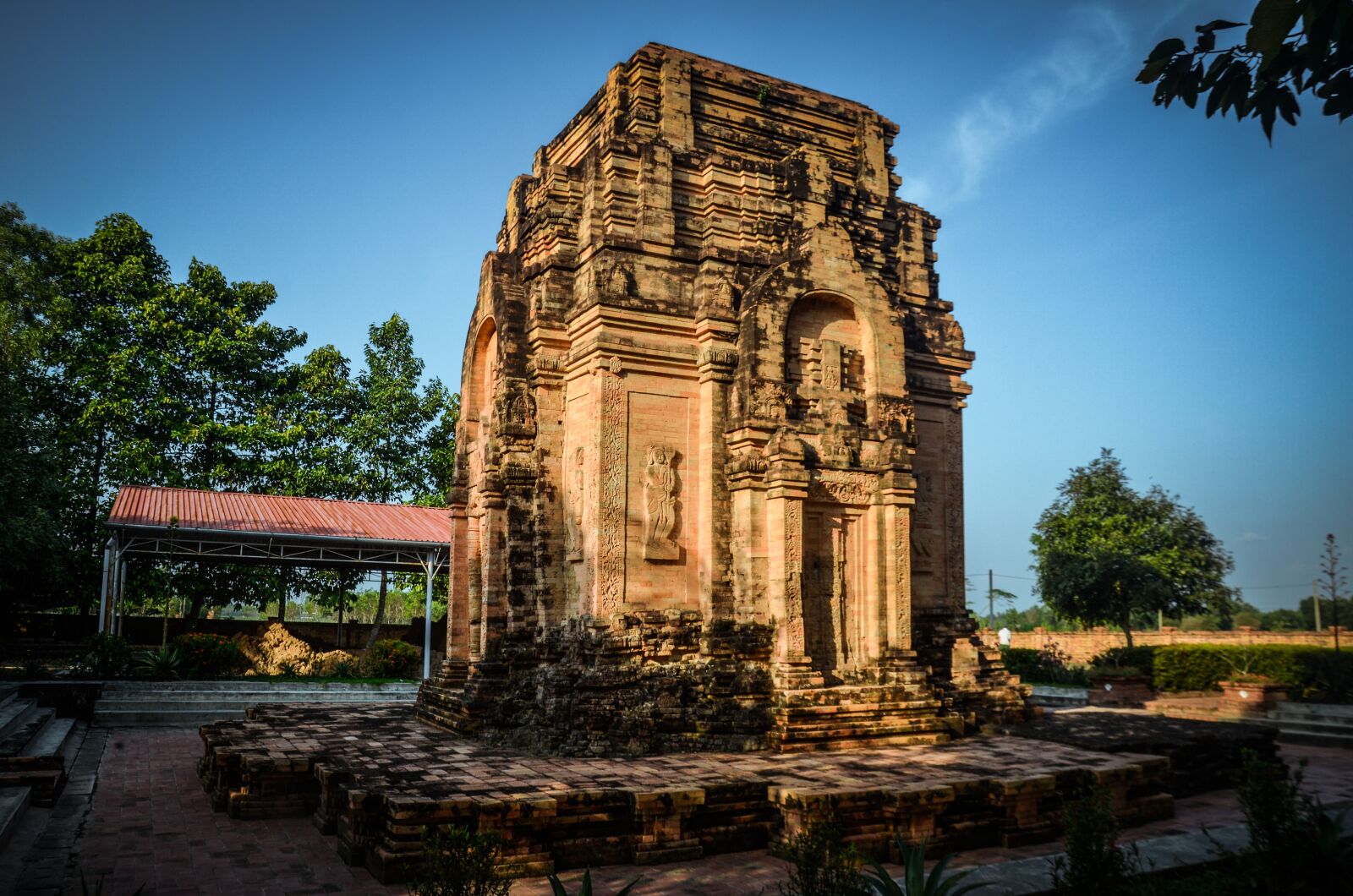 Nikon D5100 sample photo. Architecture, build, neck diameter photography
