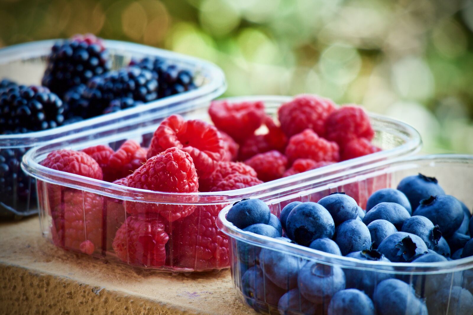 Canon EOS M sample photo. Soft fruits, blueberries, raspberries photography
