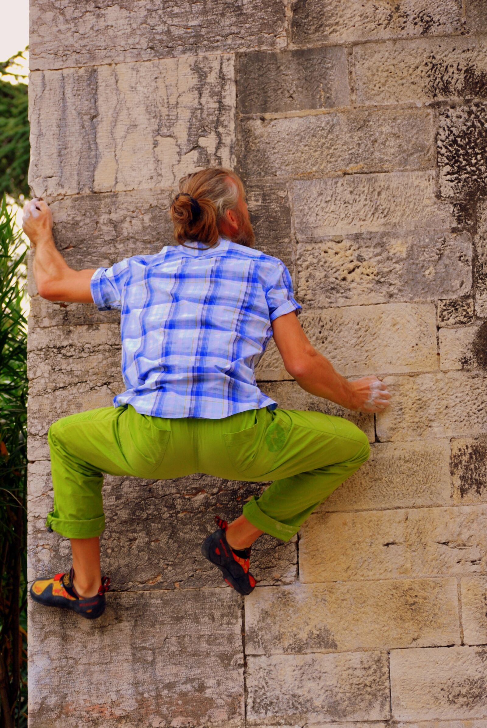 Nikon D60 sample photo. Street boulder, rock climbing photography