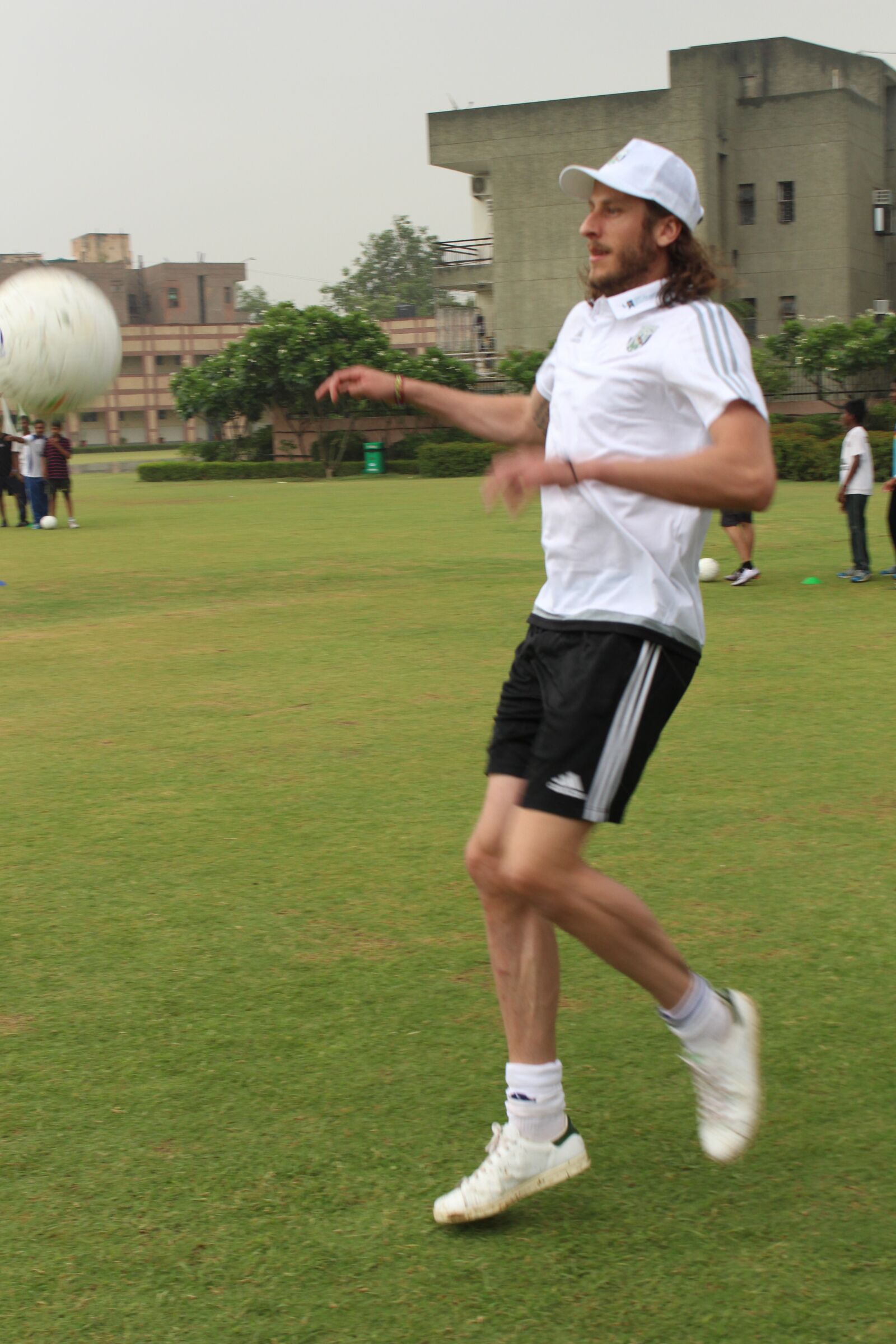 Canon EOS 700D (EOS Rebel T5i / EOS Kiss X7i) sample photo. Football, player, soccer photography