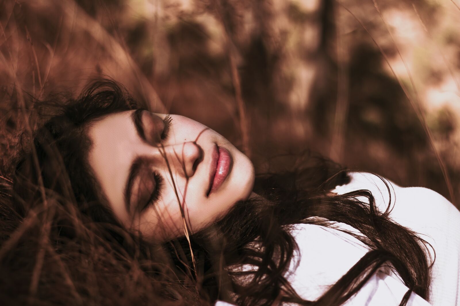 Canon EOS 600D (Rebel EOS T3i / EOS Kiss X5) sample photo. Girl, inspired, grass photography